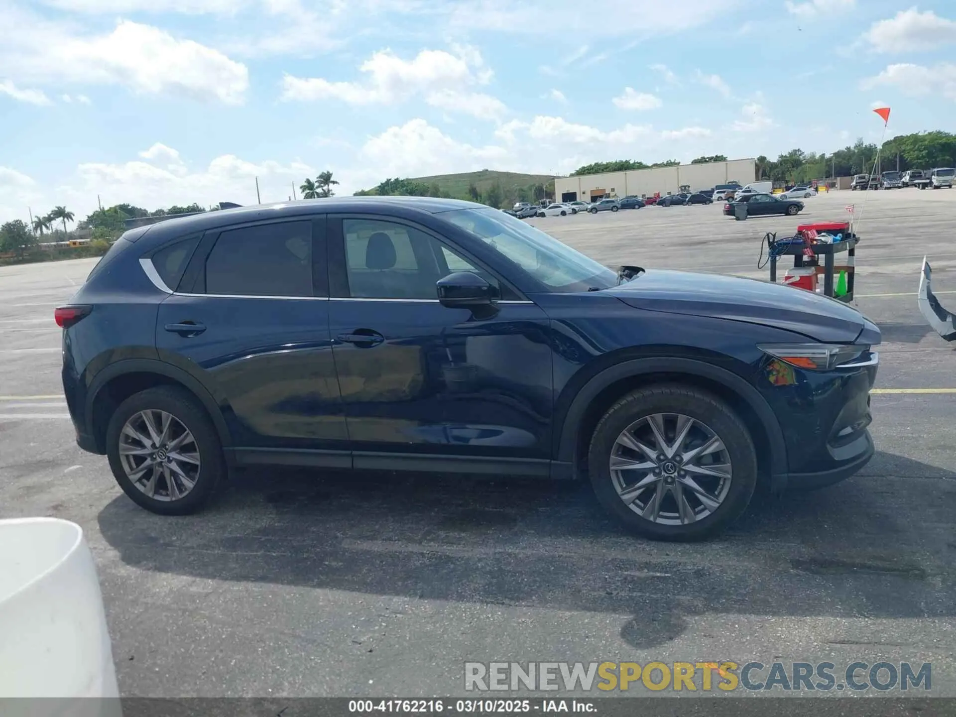 13 fotografías del automóvil dañado JM3KFBDY3K0621391 MAZDA CX-5 2019