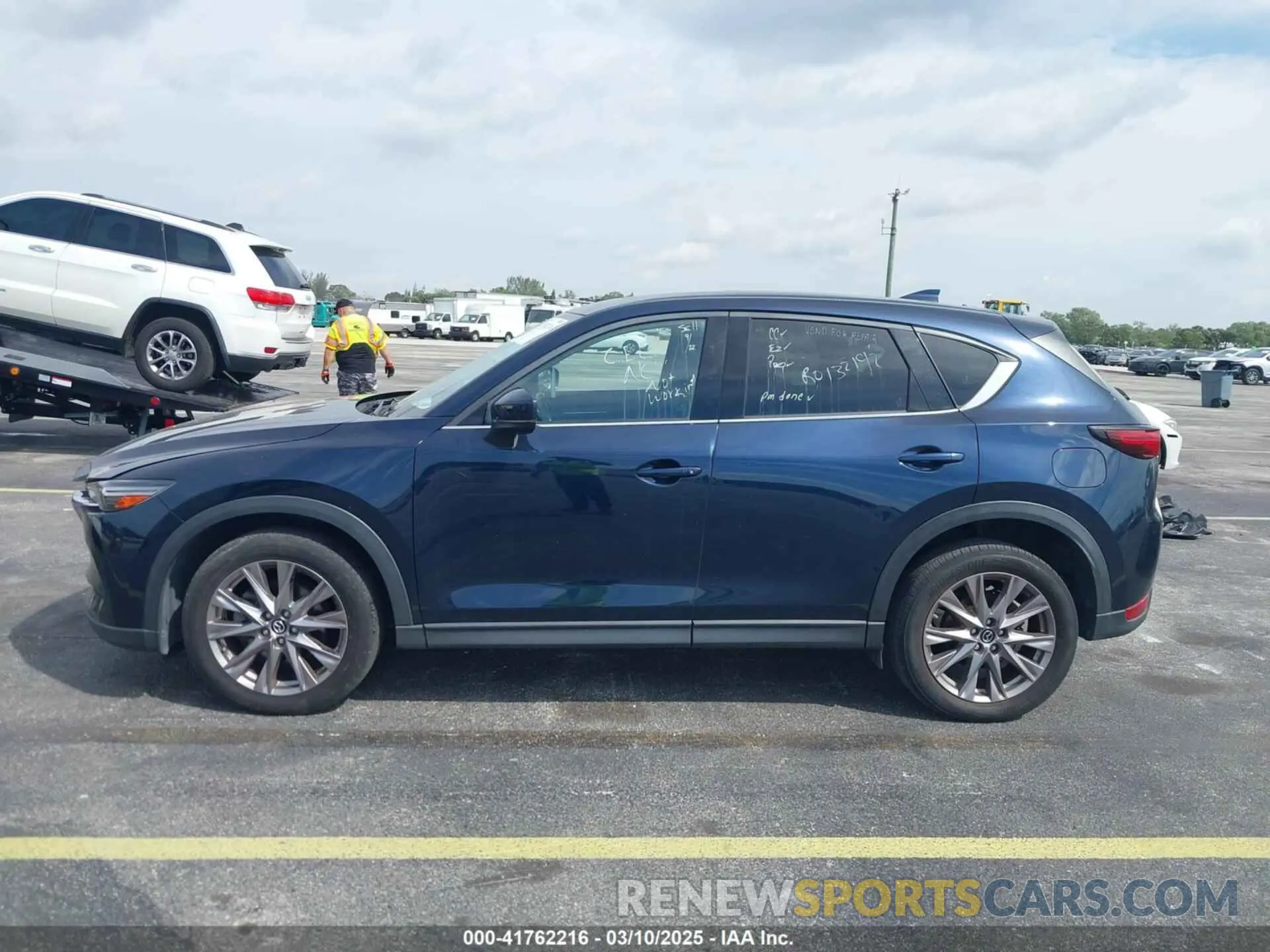 14 fotografías del automóvil dañado JM3KFBDY3K0621391 MAZDA CX-5 2019