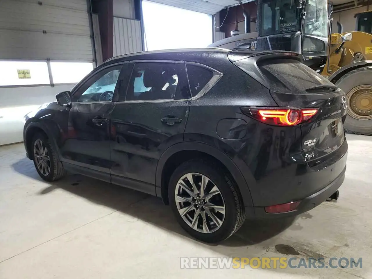 2 fotografías del automóvil dañado JM3KFBE22K0657759 MAZDA CX-5 2019