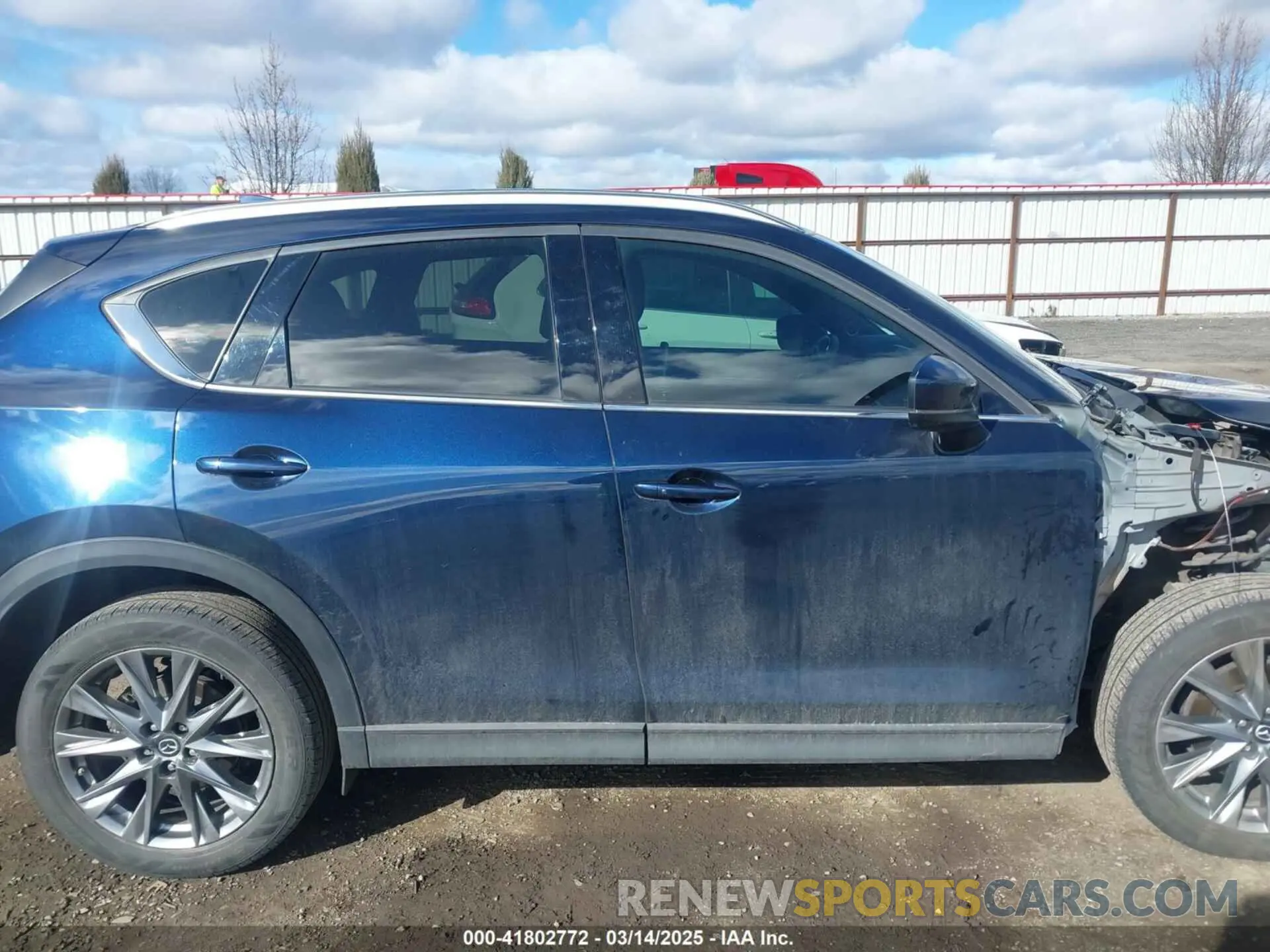 14 fotografías del automóvil dañado JM3KFBEY5K0609063 MAZDA CX-5 2019