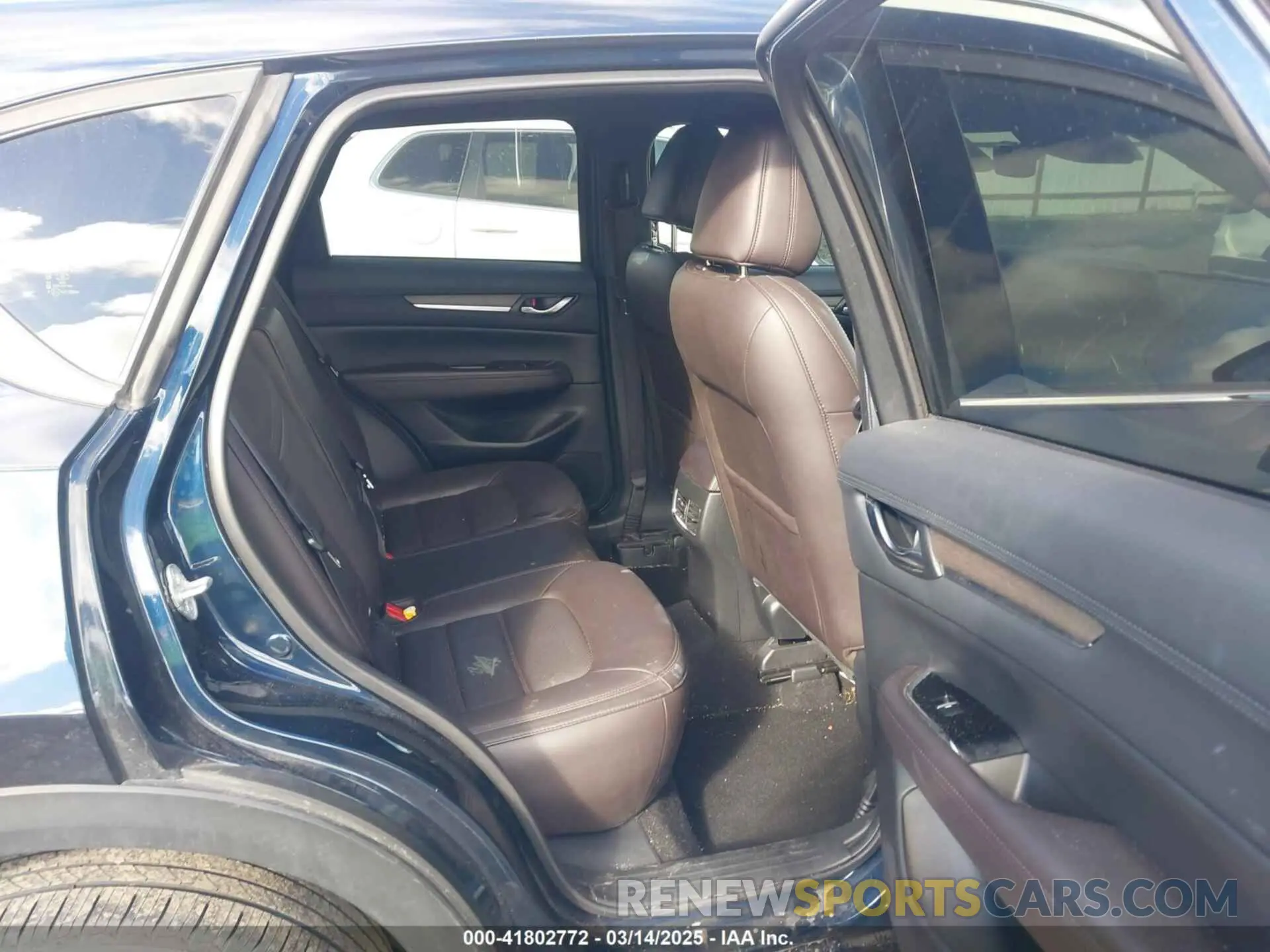 8 fotografías del automóvil dañado JM3KFBEY5K0609063 MAZDA CX-5 2019