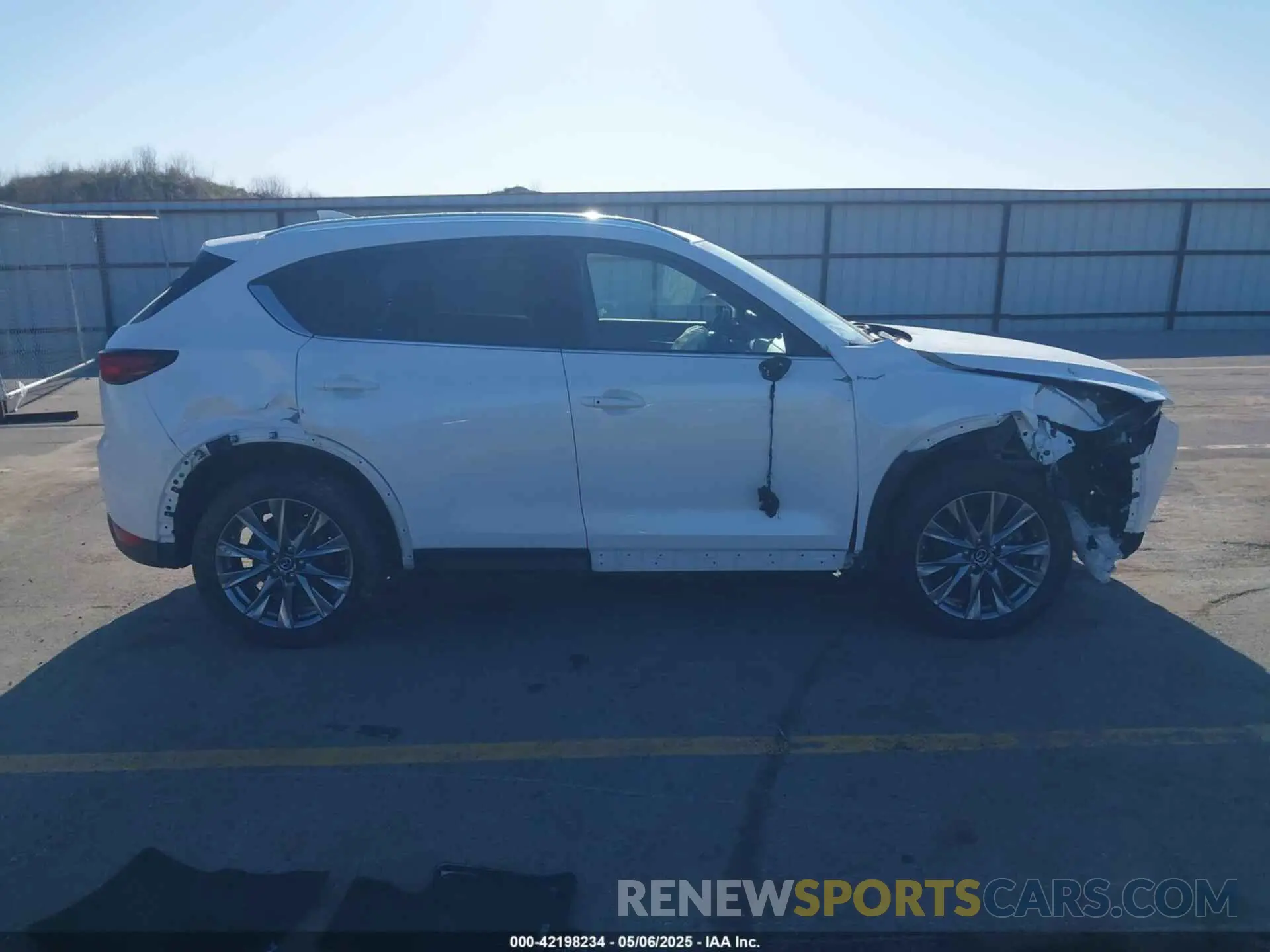 13 fotografías del automóvil dañado JM3KFBEY5K0650616 MAZDA CX-5 2019