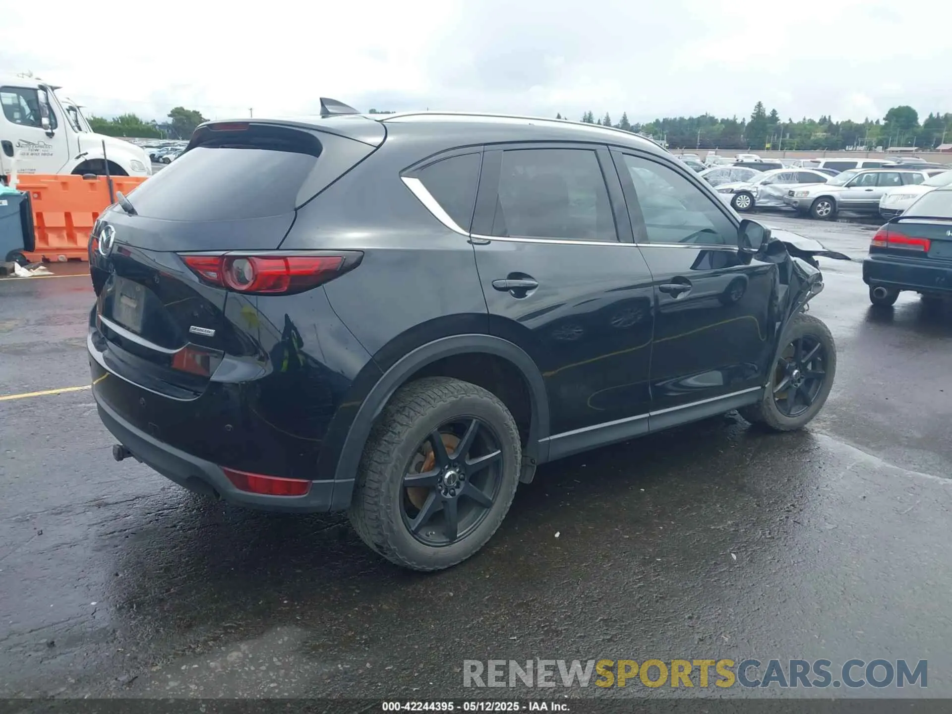 4 fotografías del automóvil dañado JM3KFBEY9K0592039 MAZDA CX-5 2019