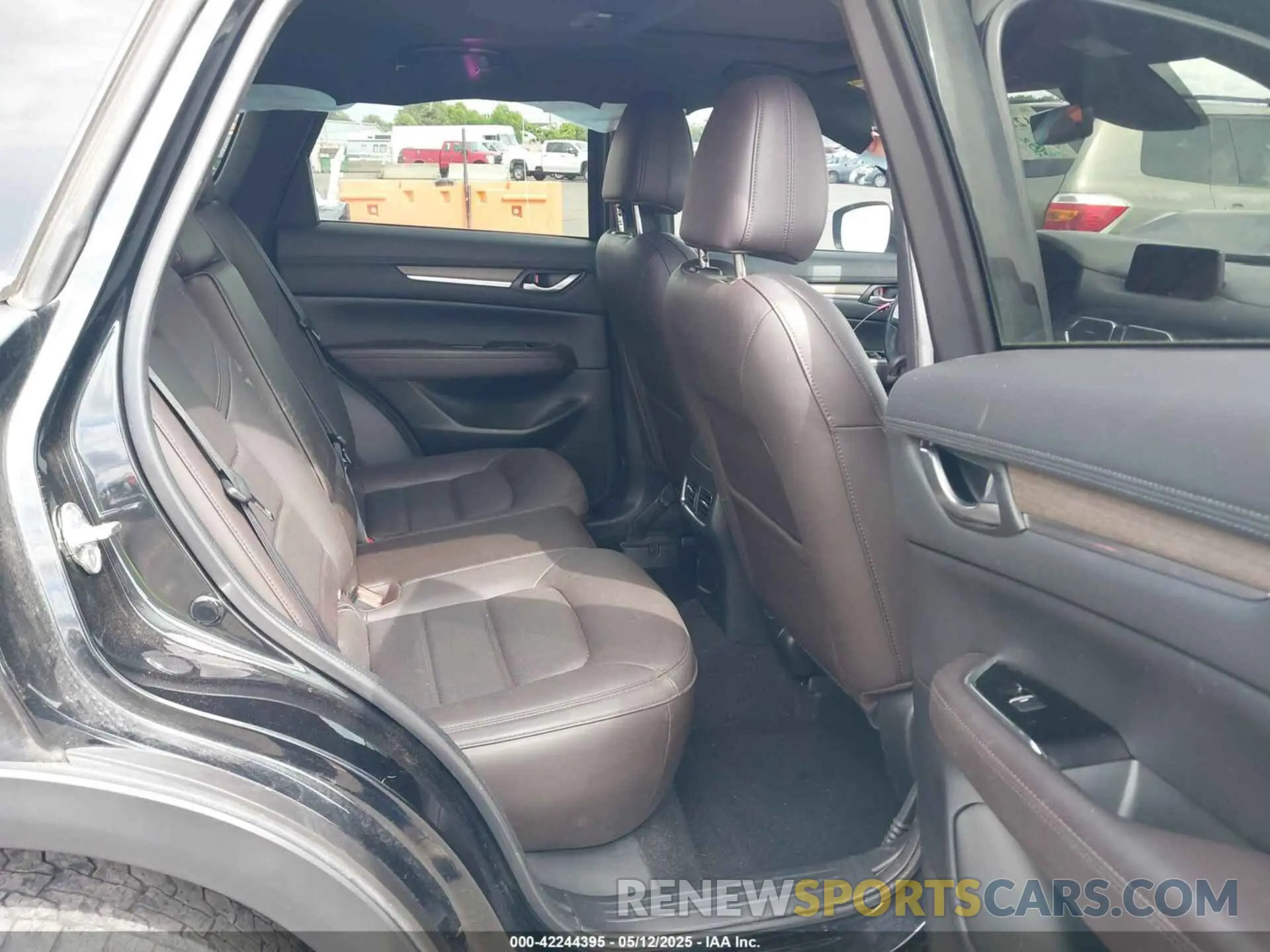 8 fotografías del automóvil dañado JM3KFBEY9K0592039 MAZDA CX-5 2019