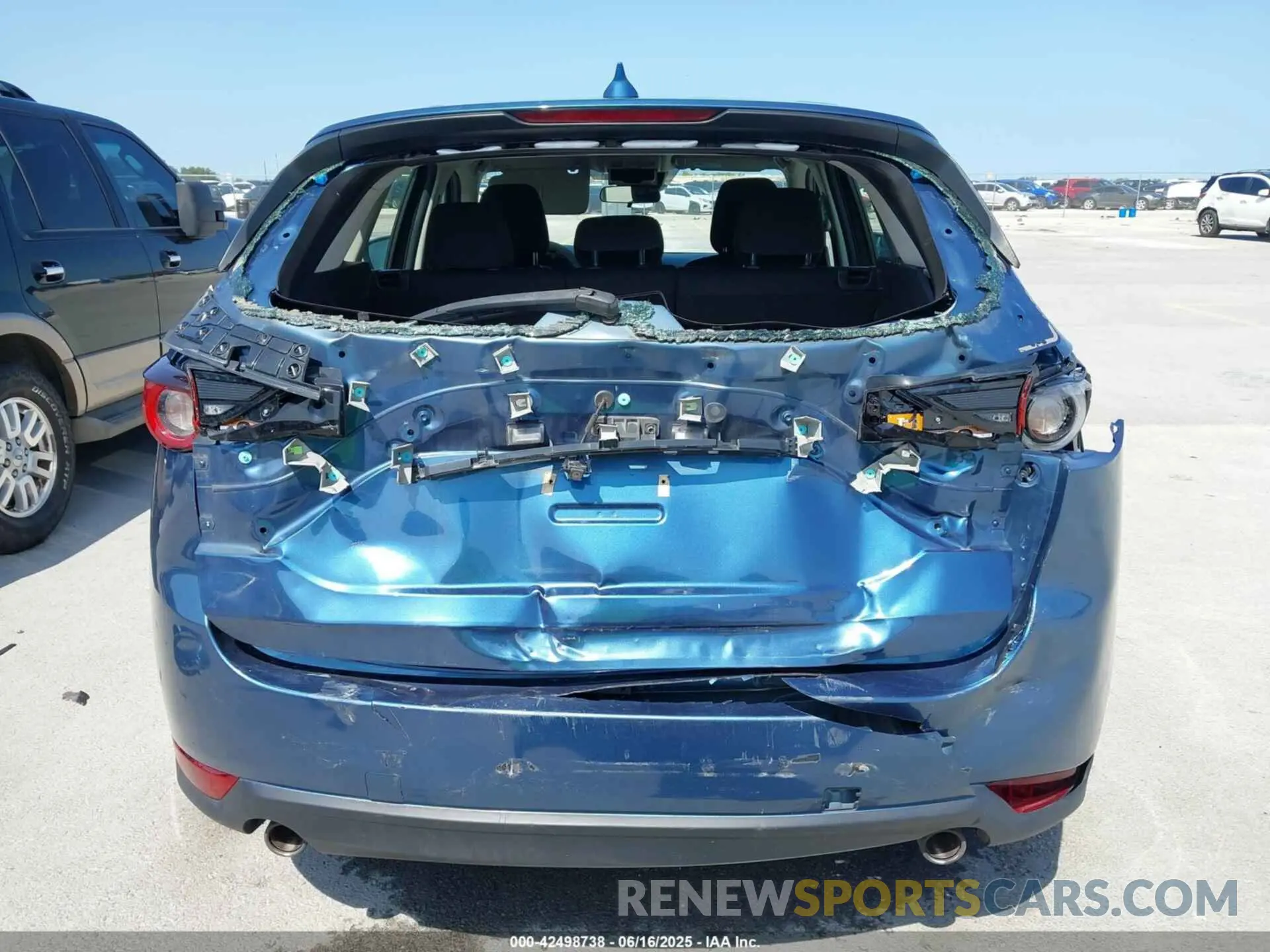 6 fotografías del automóvil dañado JM3KFABMXL0818991 MAZDA CX-5 2020