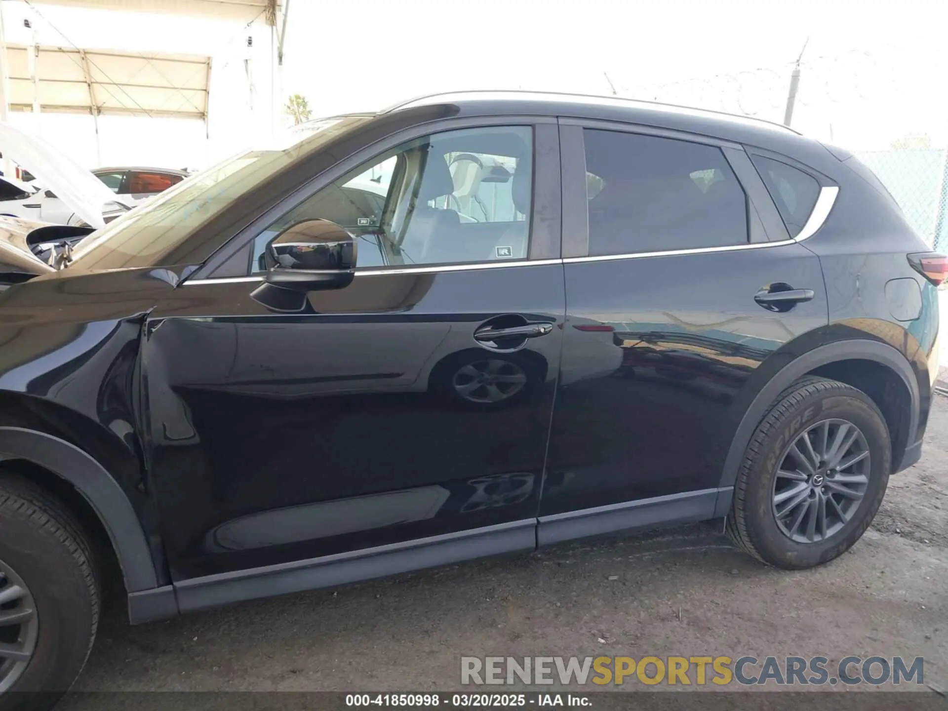14 fotografías del automóvil dañado JM3KFACM0L0804998 MAZDA CX-5 2020