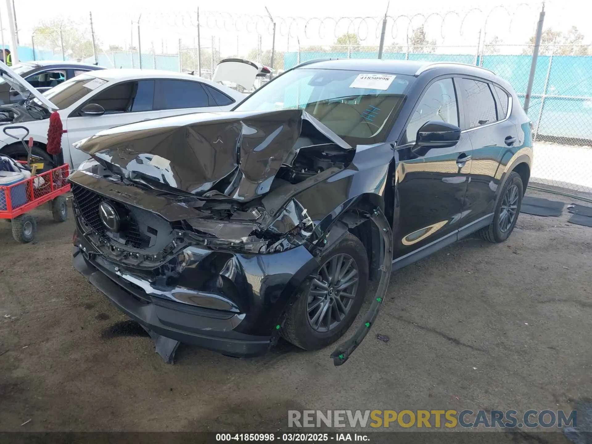 2 fotografías del automóvil dañado JM3KFACM0L0804998 MAZDA CX-5 2020
