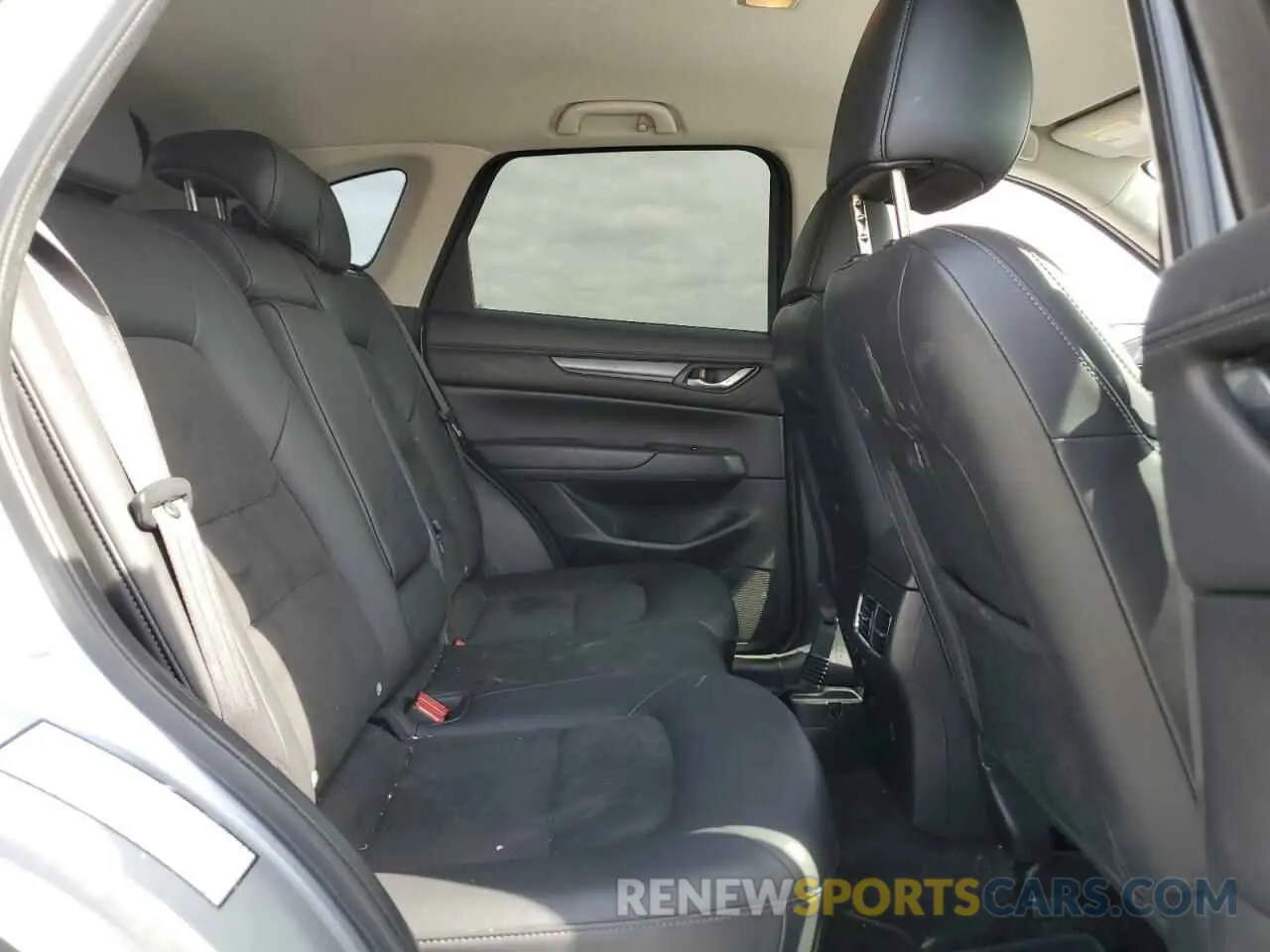 10 fotografías del automóvil dañado JM3KFACM1L0827934 MAZDA CX-5 2020