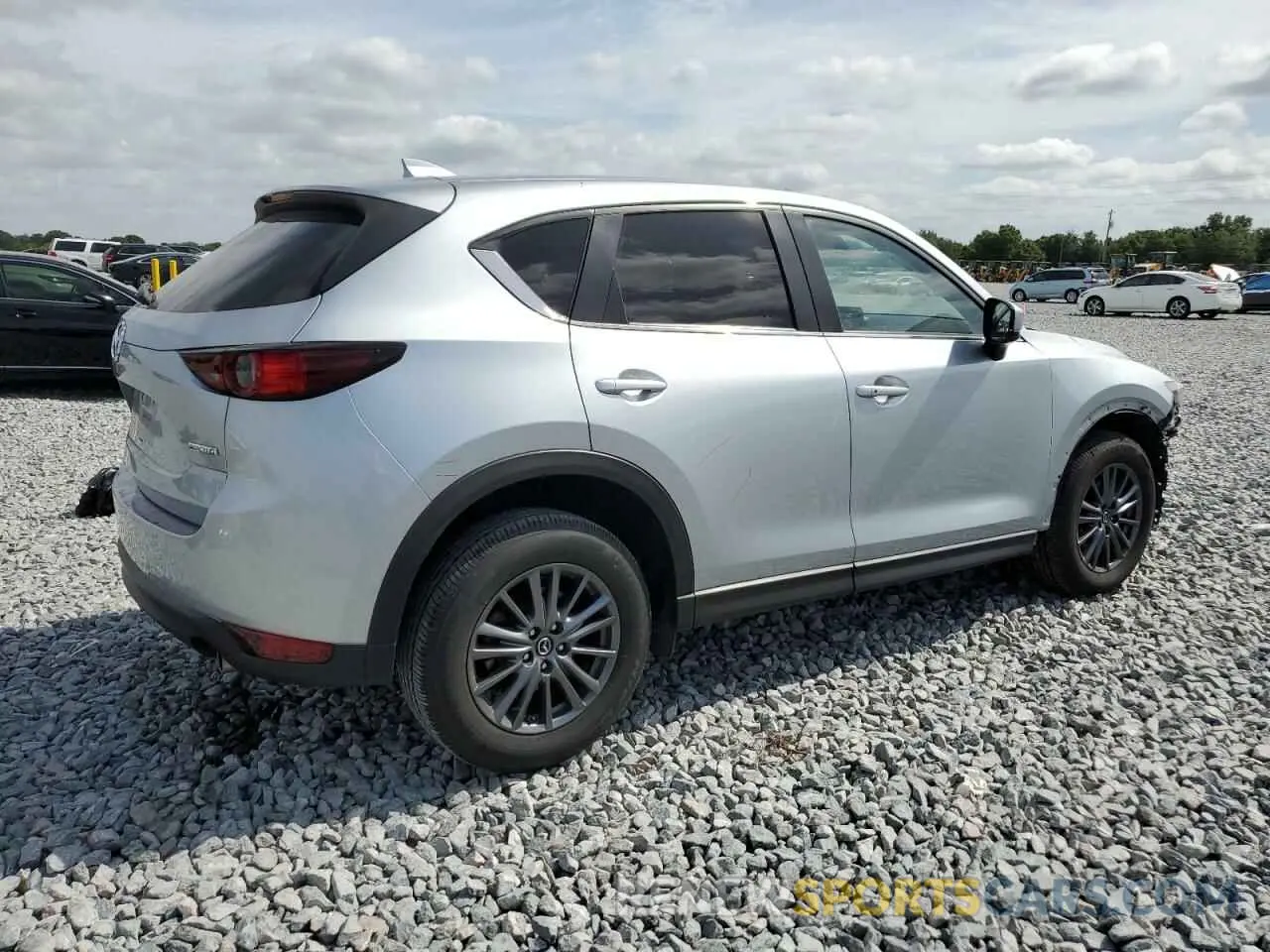 3 fotografías del automóvil dañado JM3KFACM1L0827934 MAZDA CX-5 2020