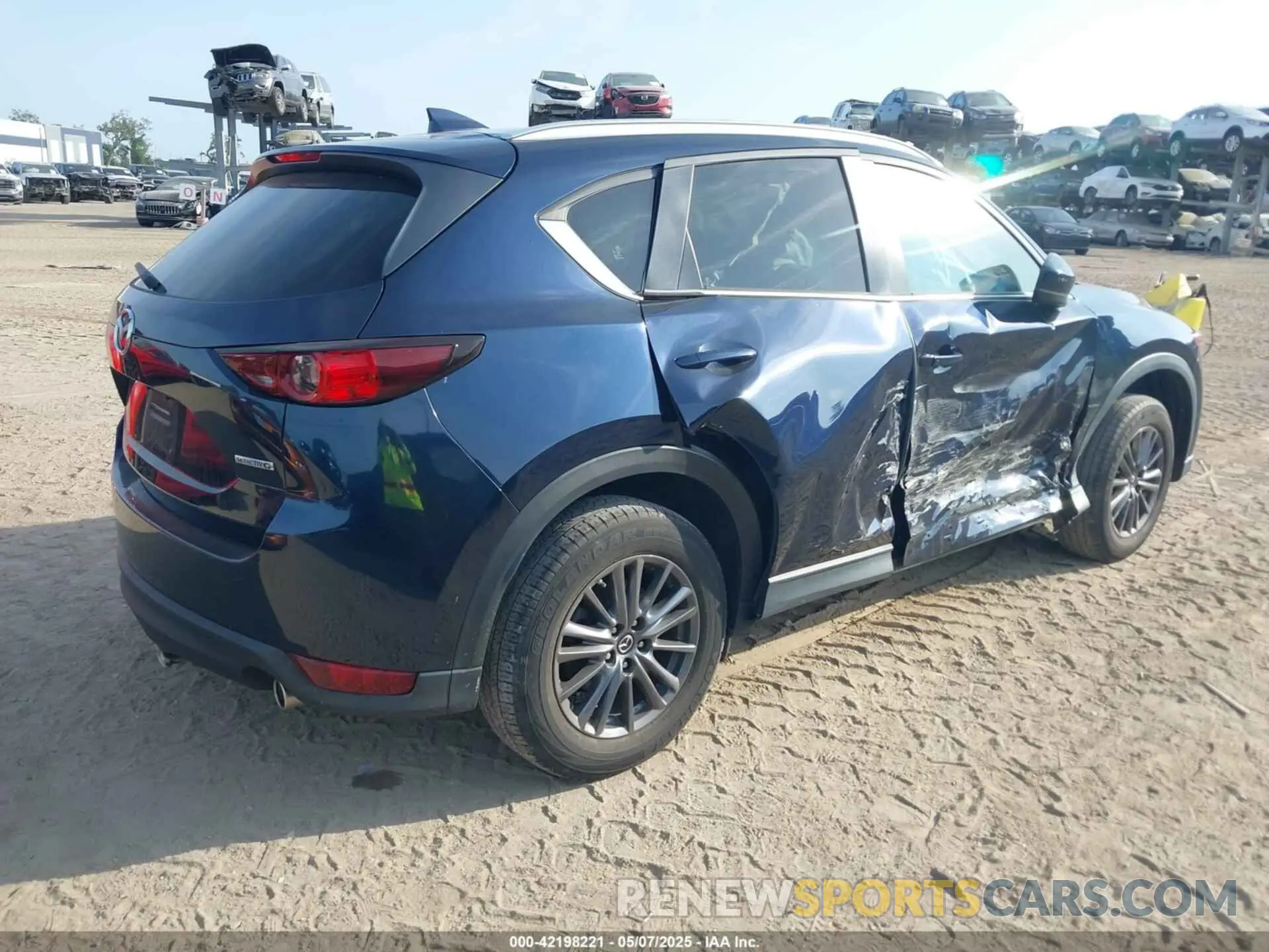 4 fotografías del automóvil dañado JM3KFACM1L0832468 MAZDA CX-5 2020