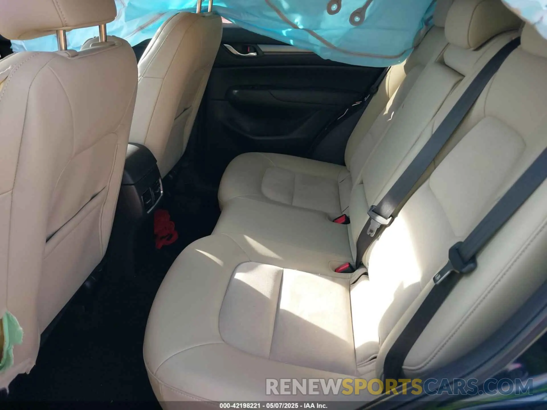 8 fotografías del automóvil dañado JM3KFACM1L0832468 MAZDA CX-5 2020