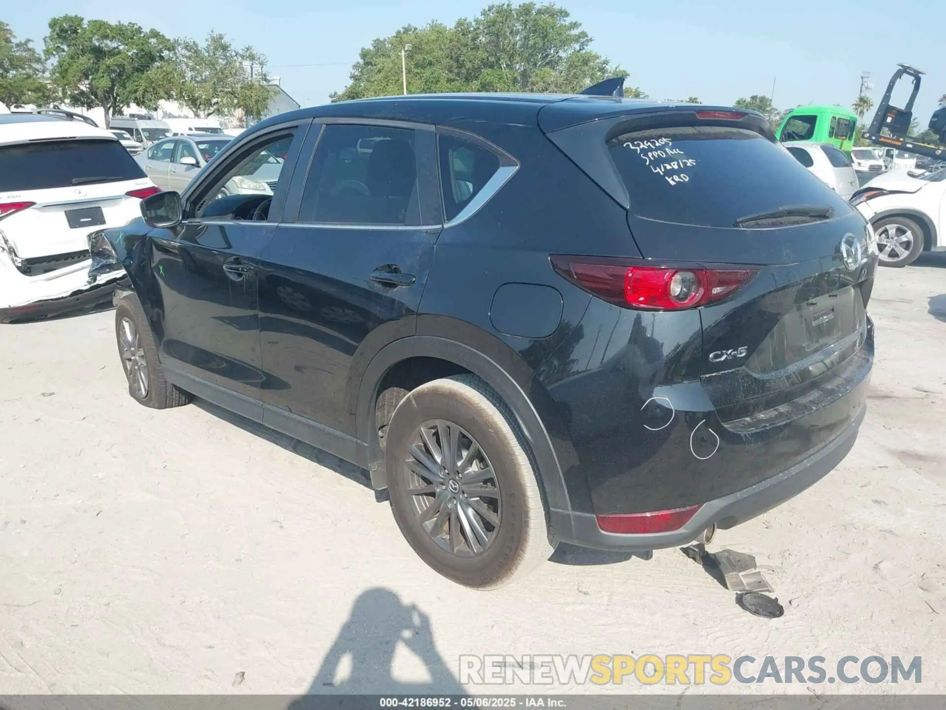 3 fotografías del automóvil dañado JM3KFACM2L0770241 MAZDA CX-5 2020