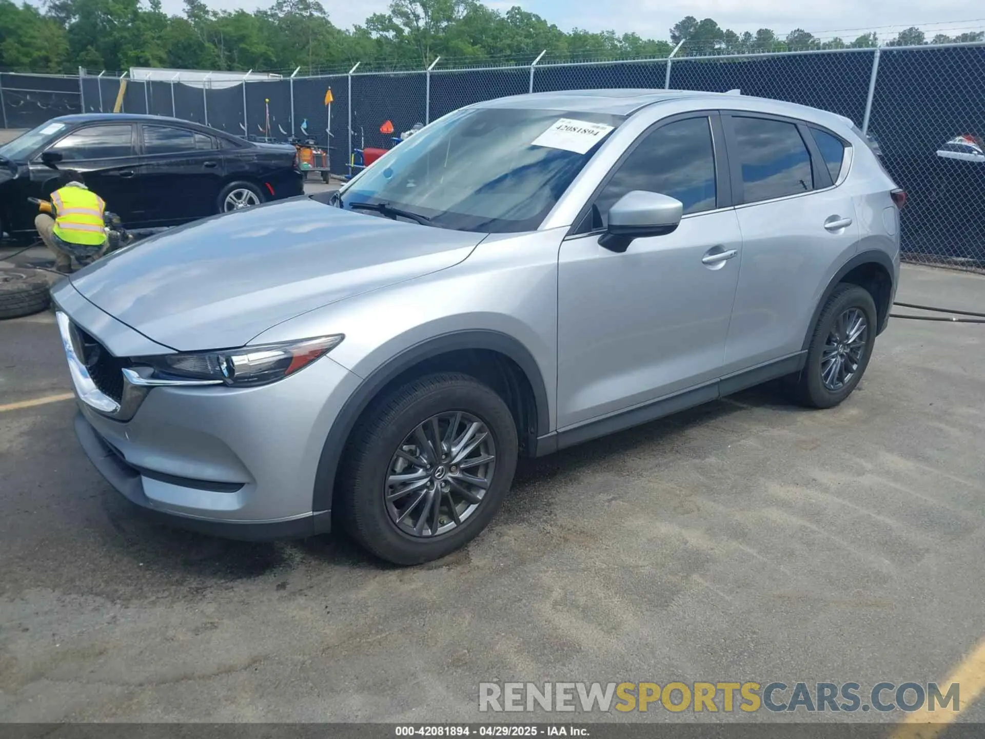 2 fotografías del automóvil dañado JM3KFACM2L1782061 MAZDA CX-5 2020