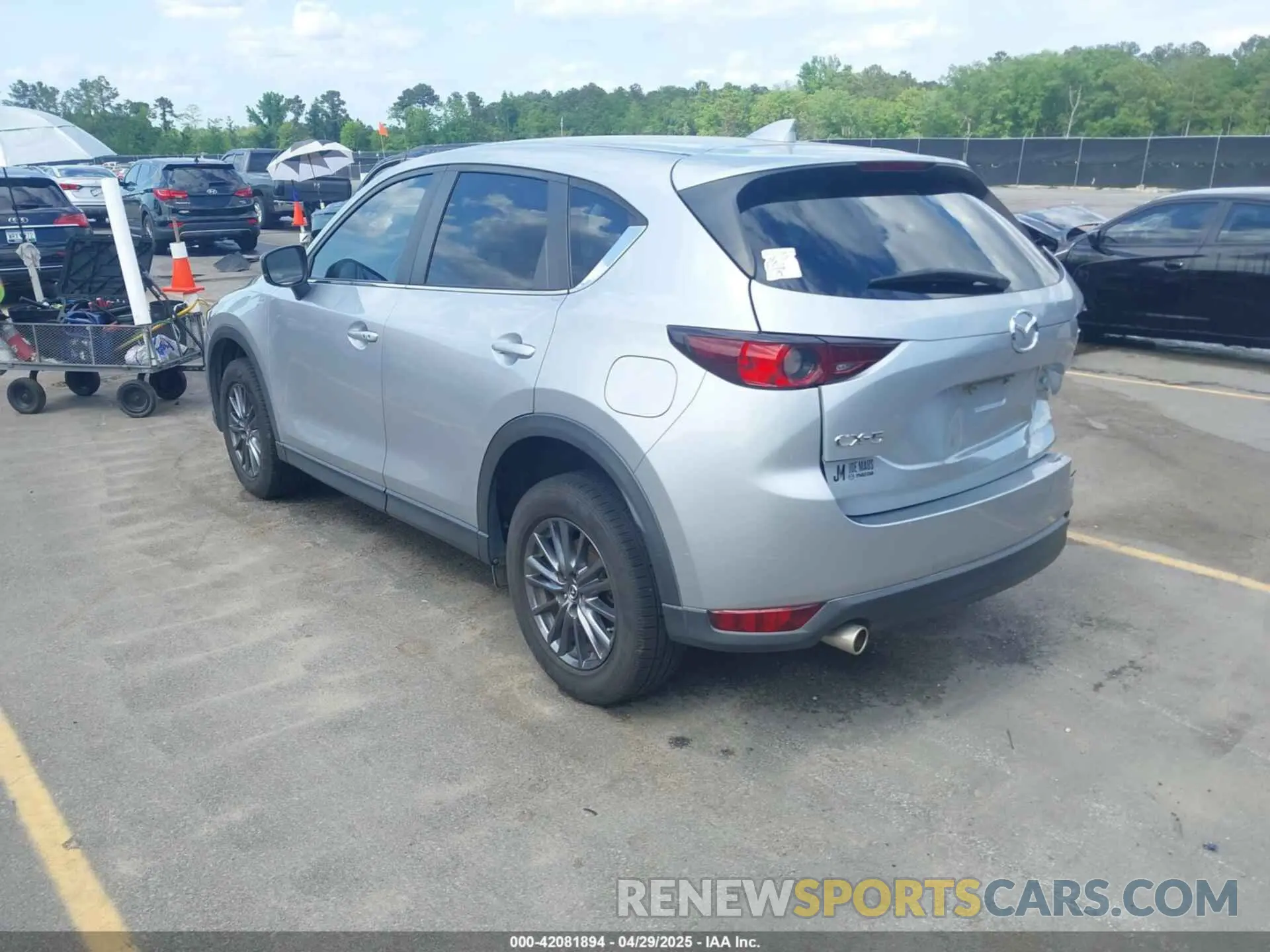 3 fotografías del automóvil dañado JM3KFACM2L1782061 MAZDA CX-5 2020