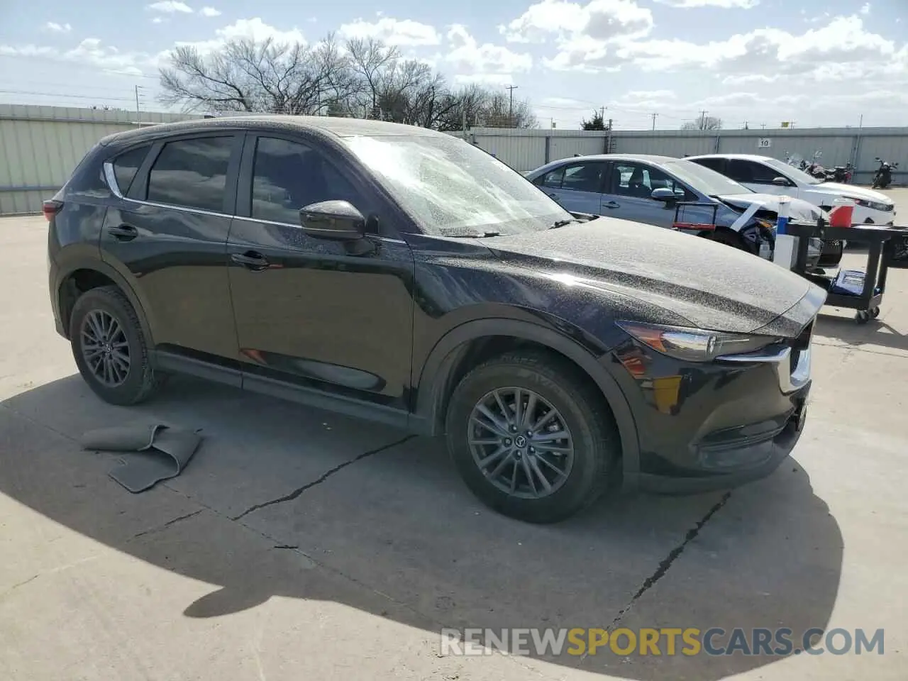 4 fotografías del automóvil dañado JM3KFACM3L0833007 MAZDA CX-5 2020