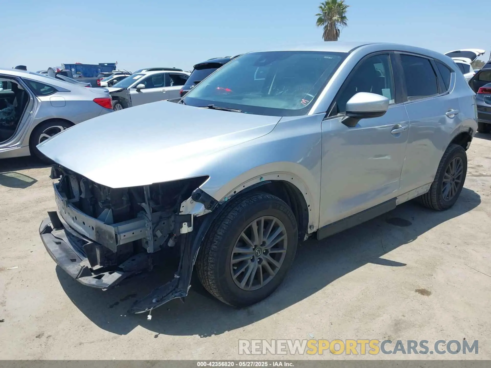 2 fotografías del automóvil dañado JM3KFACM4L0753683 MAZDA CX-5 2020