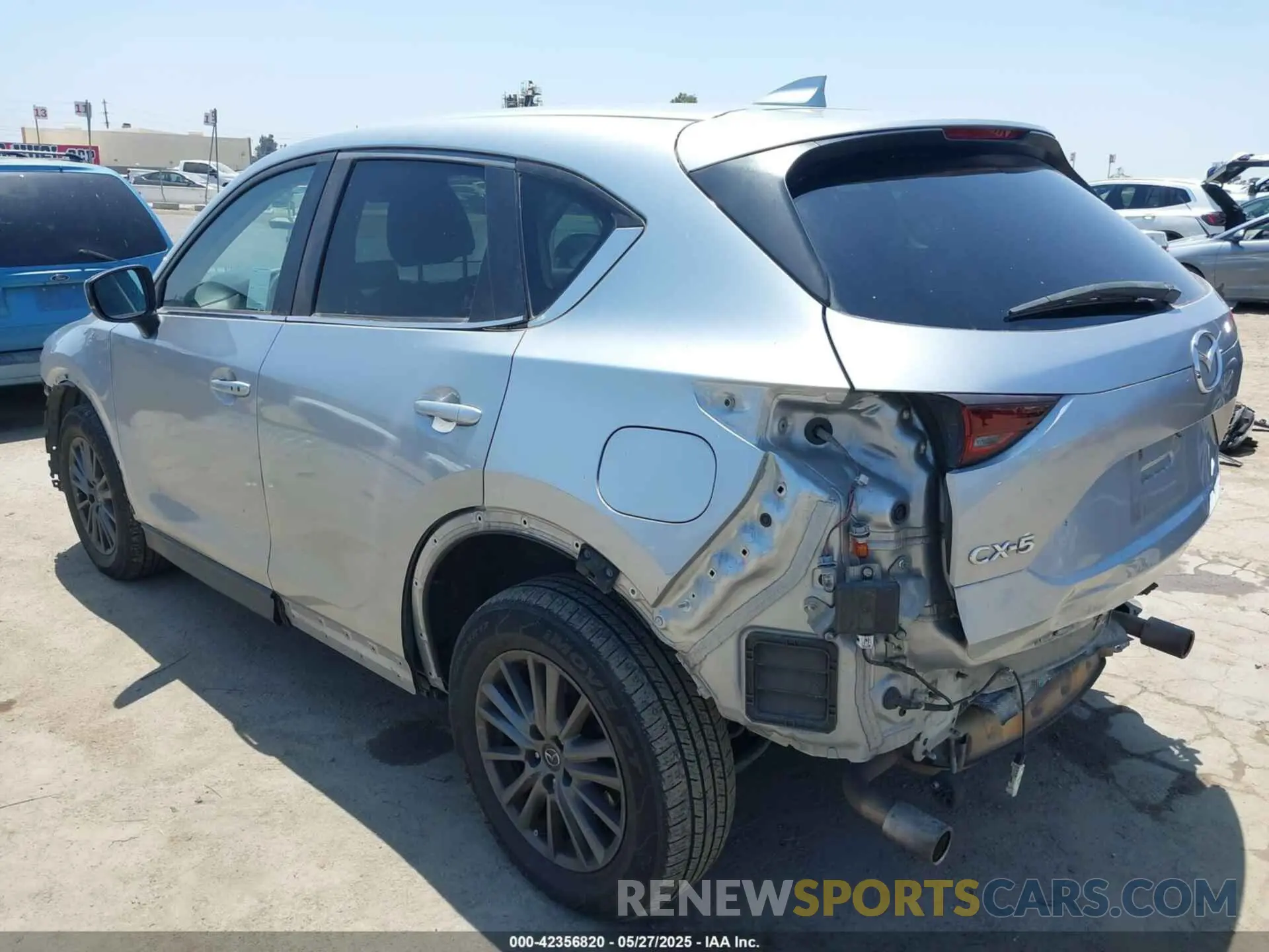 3 fotografías del automóvil dañado JM3KFACM4L0753683 MAZDA CX-5 2020