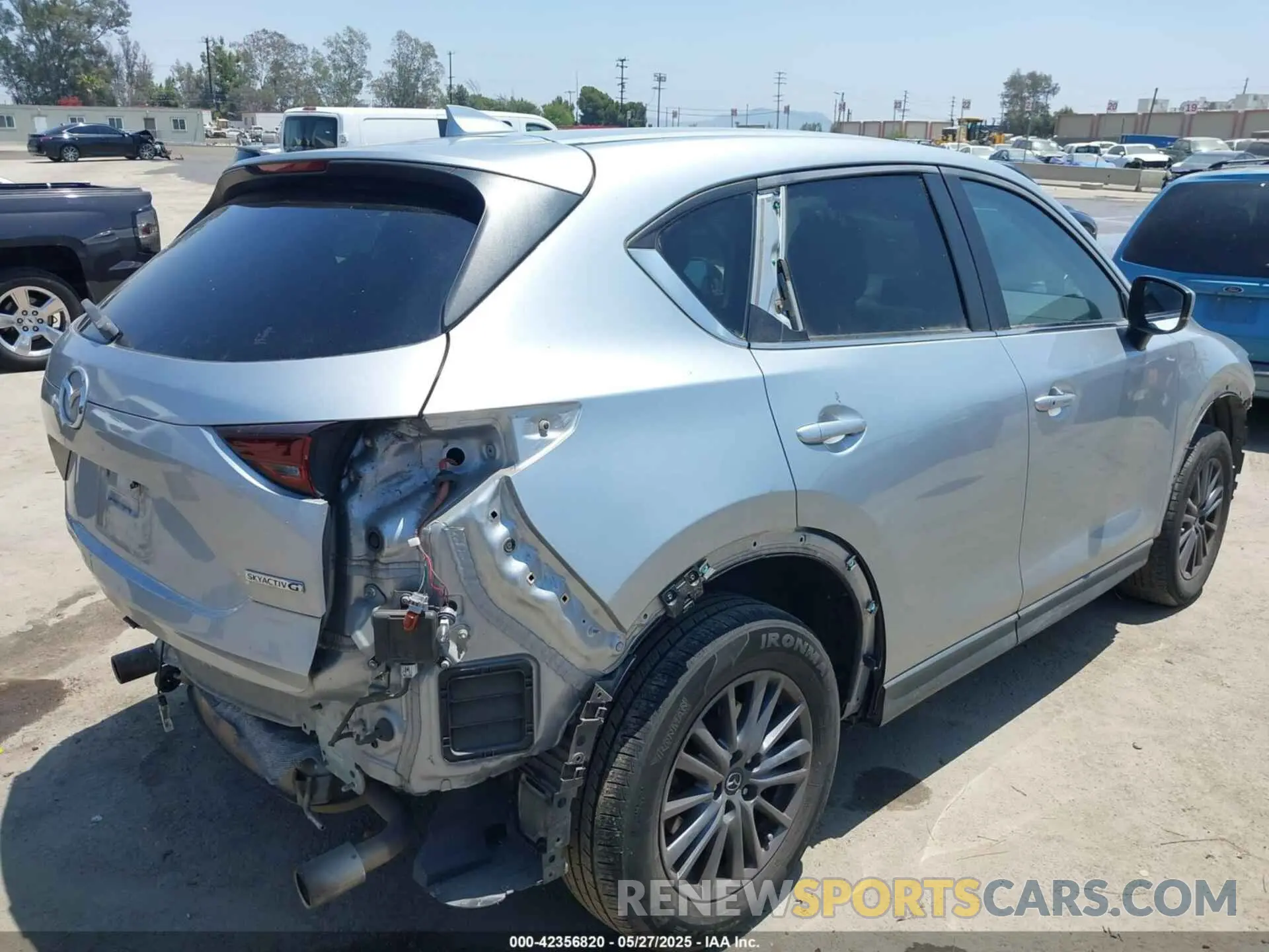 4 fotografías del automóvil dañado JM3KFACM4L0753683 MAZDA CX-5 2020