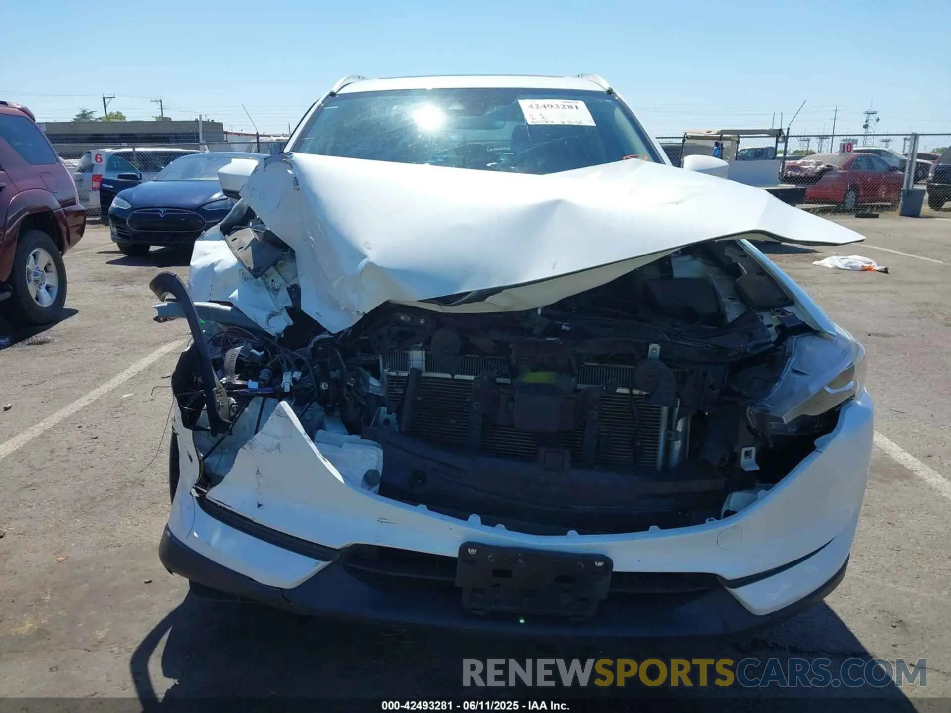 13 fotografías del automóvil dañado JM3KFACM5L0849192 MAZDA CX-5 2020