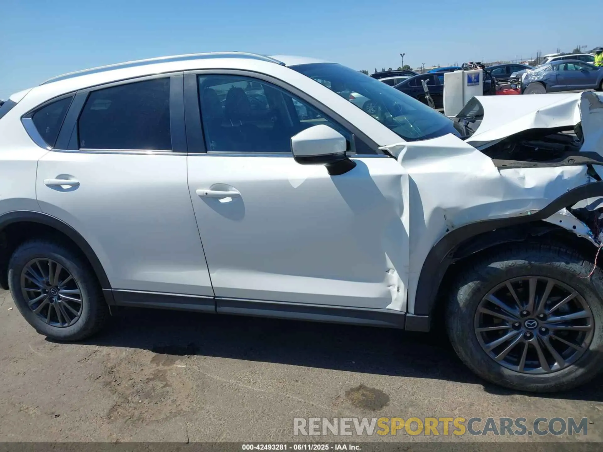 14 fotografías del automóvil dañado JM3KFACM5L0849192 MAZDA CX-5 2020