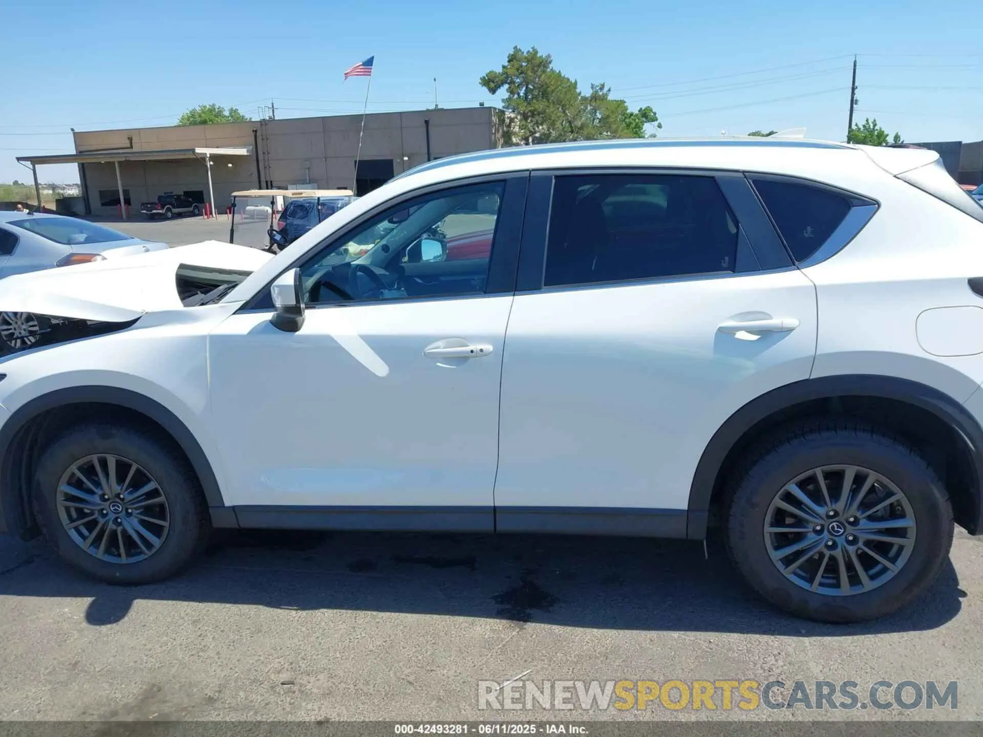 15 fotografías del automóvil dañado JM3KFACM5L0849192 MAZDA CX-5 2020
