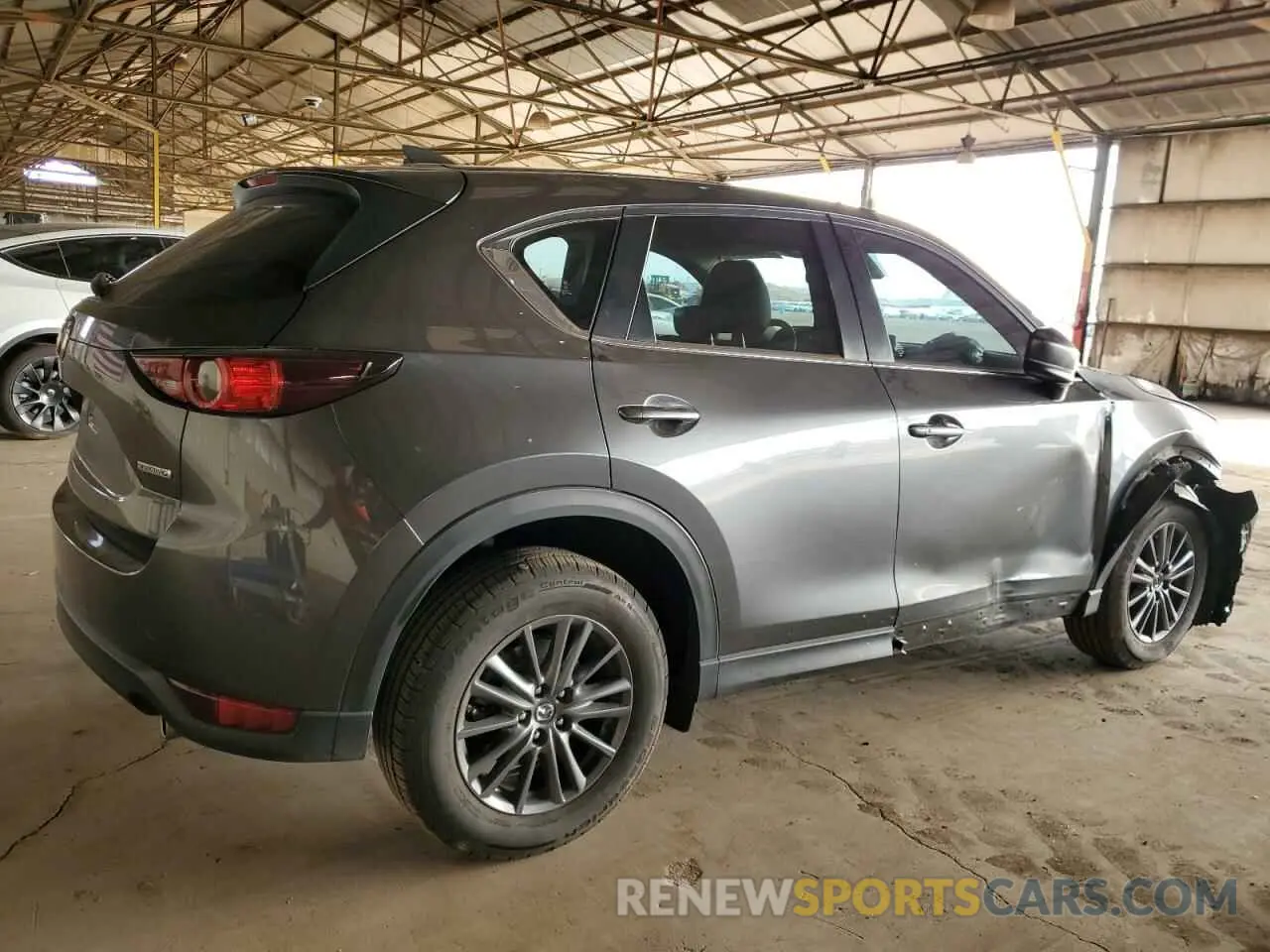 3 fotografías del automóvil dañado JM3KFACM6L0804410 MAZDA CX-5 2020