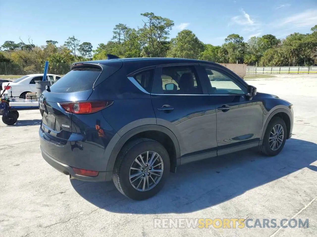 3 fotografías del automóvil dañado JM3KFACM6L0822146 MAZDA CX-5 2020