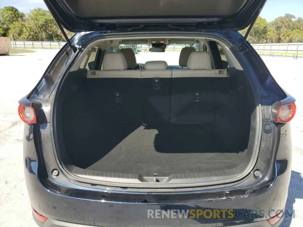 6 fotografías del automóvil dañado JM3KFACM6L0822146 MAZDA CX-5 2020