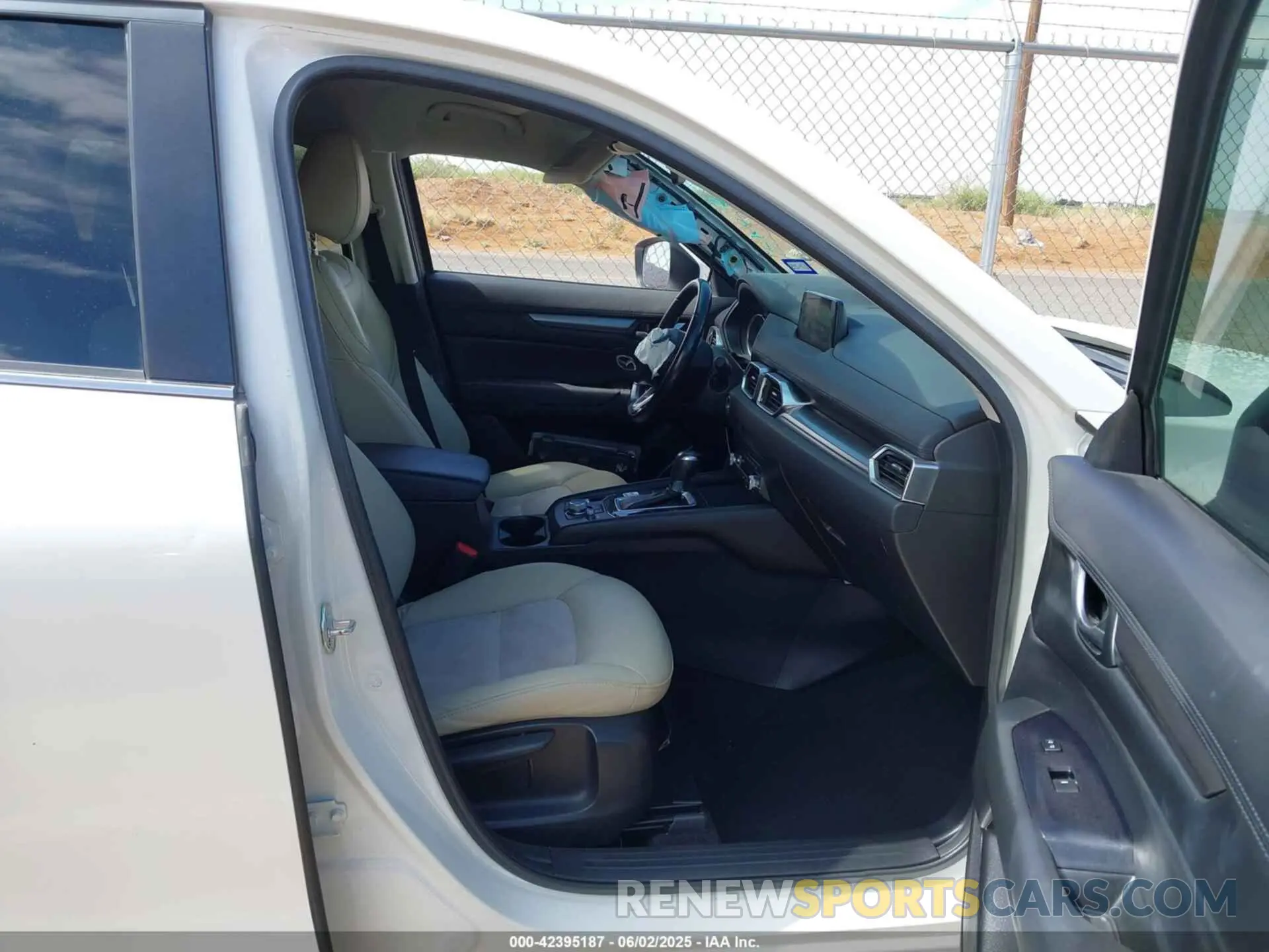 5 fotografías del automóvil dañado JM3KFACM7L0741303 MAZDA CX-5 2020