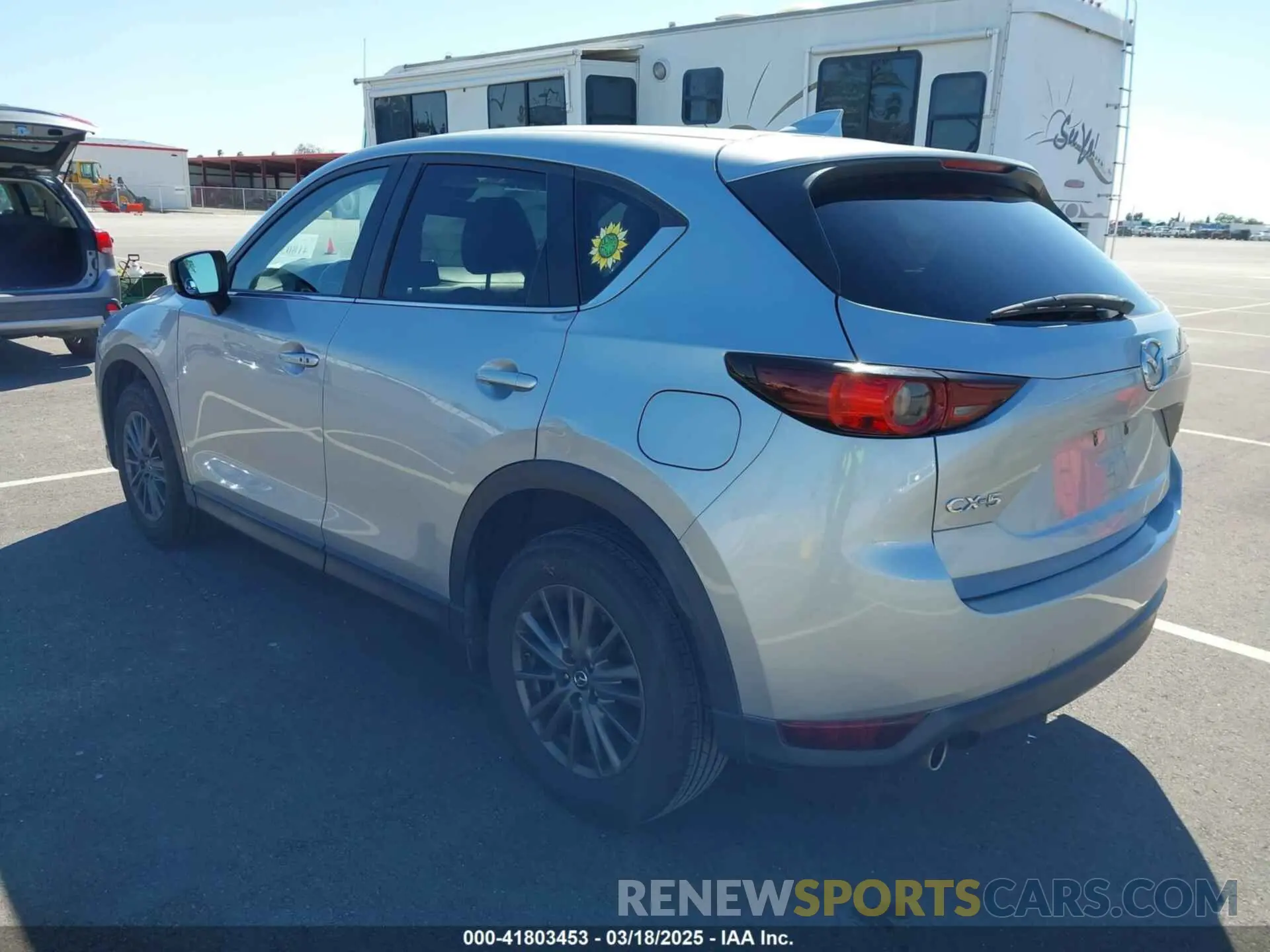 3 fotografías del automóvil dañado JM3KFACM7L0774401 MAZDA CX-5 2020