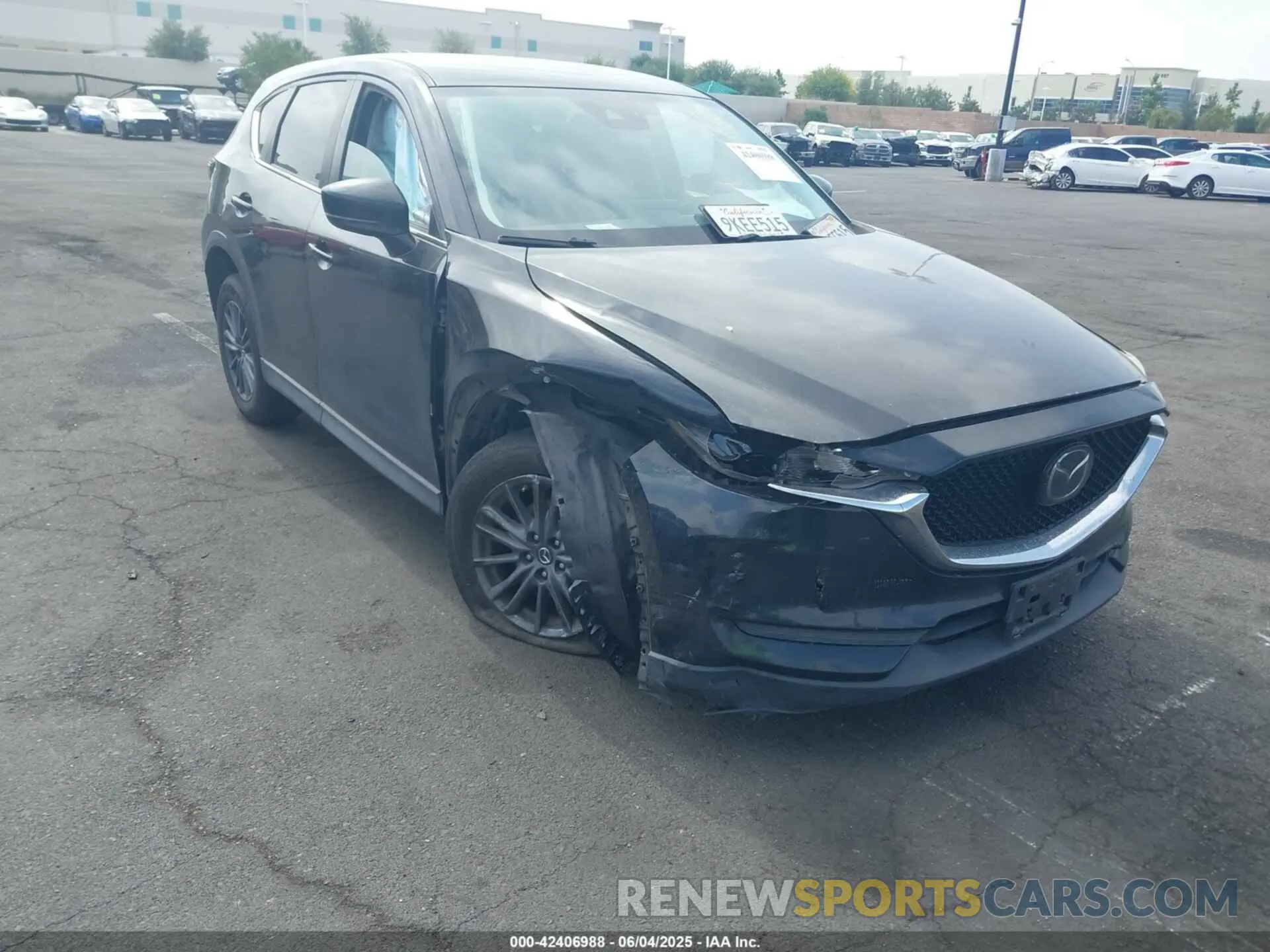 13 fotografías del automóvil dañado JM3KFACM8L0738927 MAZDA CX-5 2020