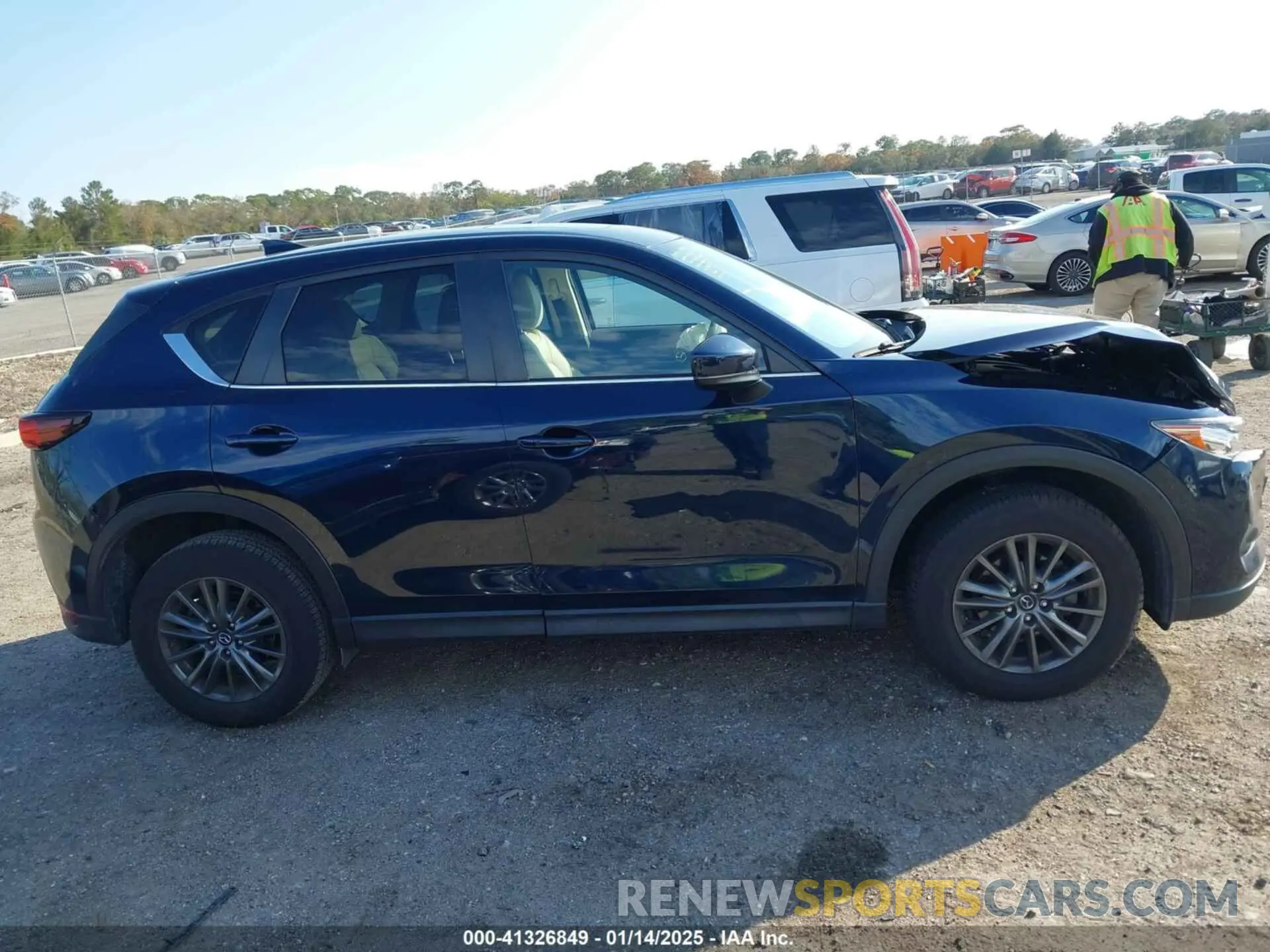 13 fotografías del automóvil dañado JM3KFACM9L0728519 MAZDA CX-5 2020
