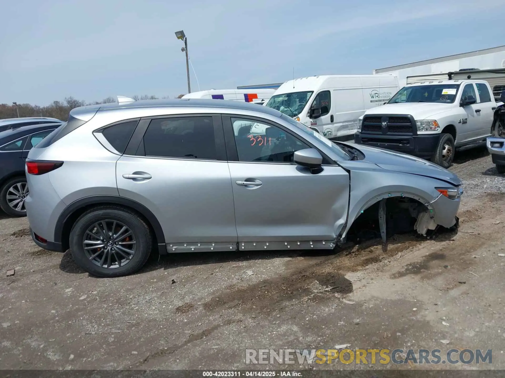13 fotografías del automóvil dañado JM3KFACM9L0785464 MAZDA CX-5 2020