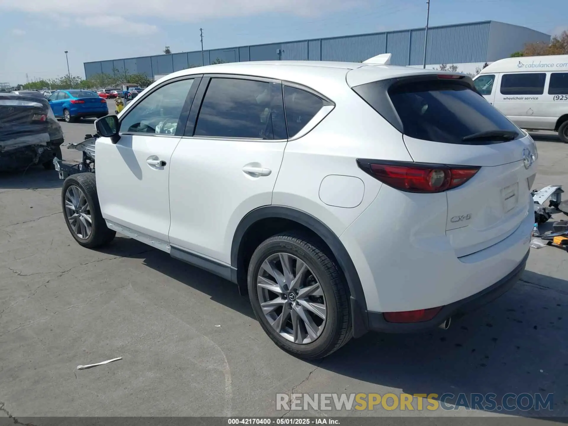 3 fotografías del automóvil dañado JM3KFADM0L0859059 MAZDA CX-5 2020