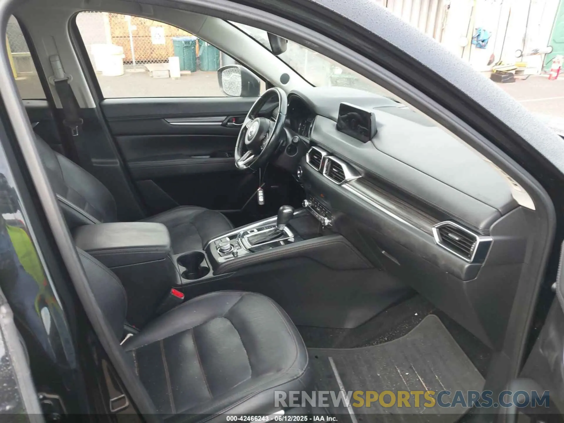 5 fotografías del automóvil dañado JM3KFADM2L0732104 MAZDA CX-5 2020