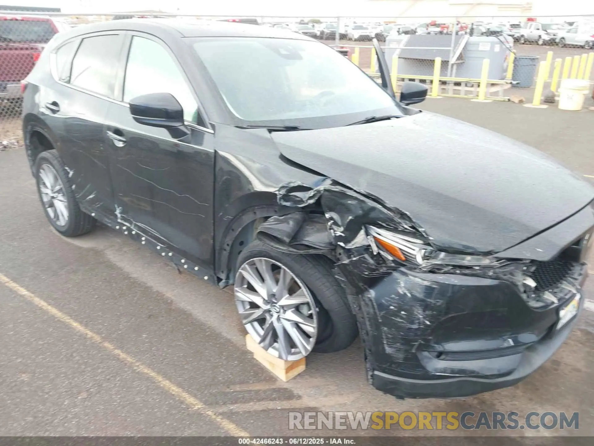 6 fotografías del automóvil dañado JM3KFADM2L0732104 MAZDA CX-5 2020