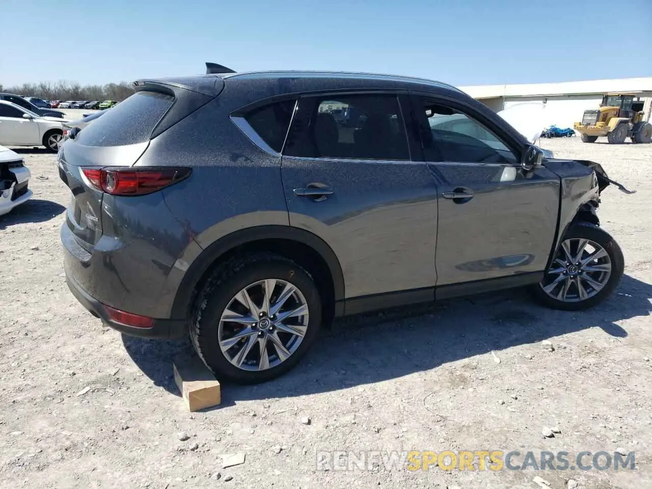 3 fotografías del automóvil dañado JM3KFADM4L0748126 MAZDA CX-5 2020