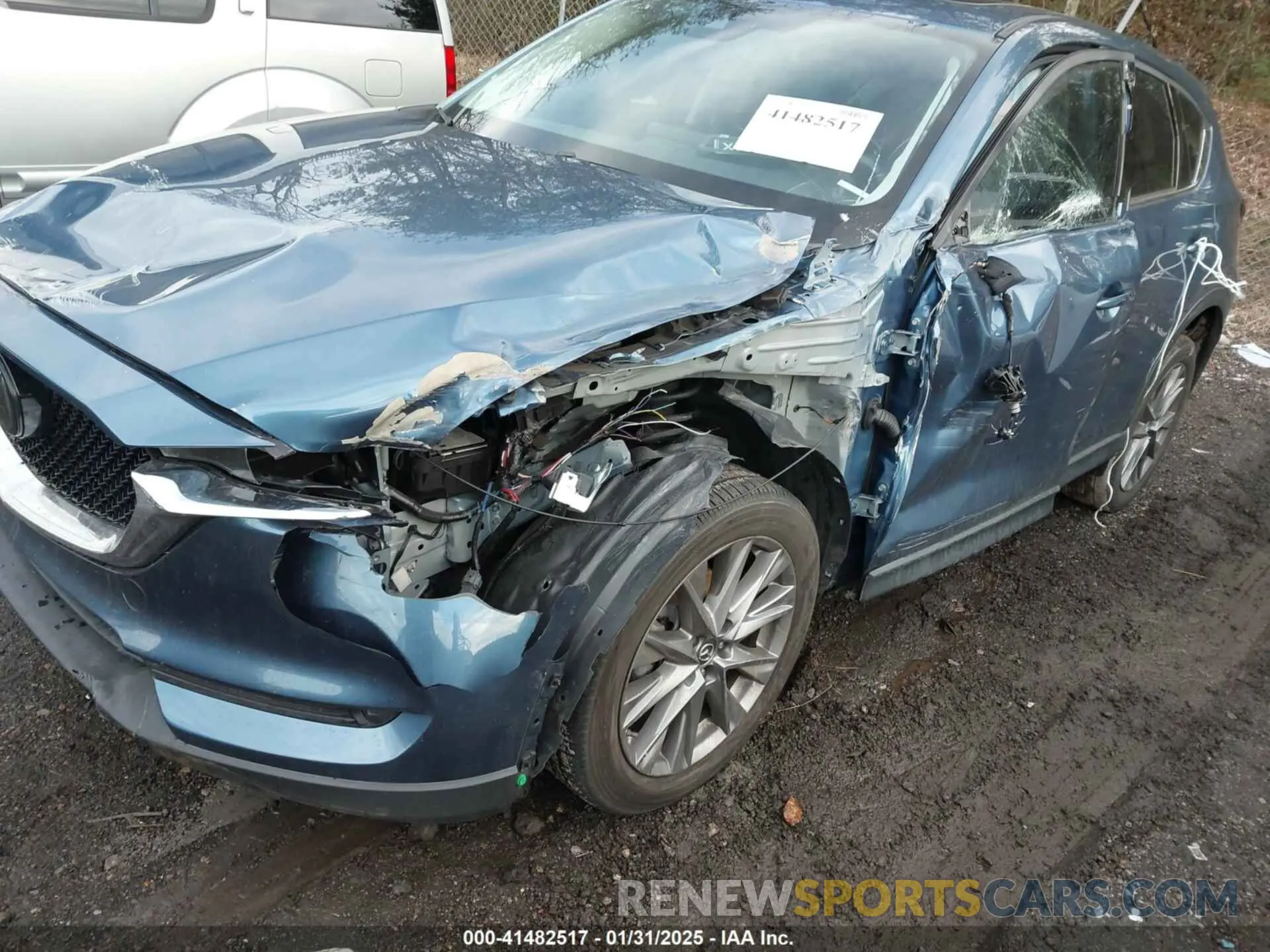 6 fotografías del automóvil dañado JM3KFADM4L0827733 MAZDA CX-5 2020