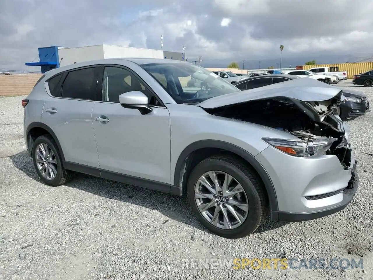 4 fotografías del automóvil dañado JM3KFADM5L0732193 MAZDA CX-5 2020