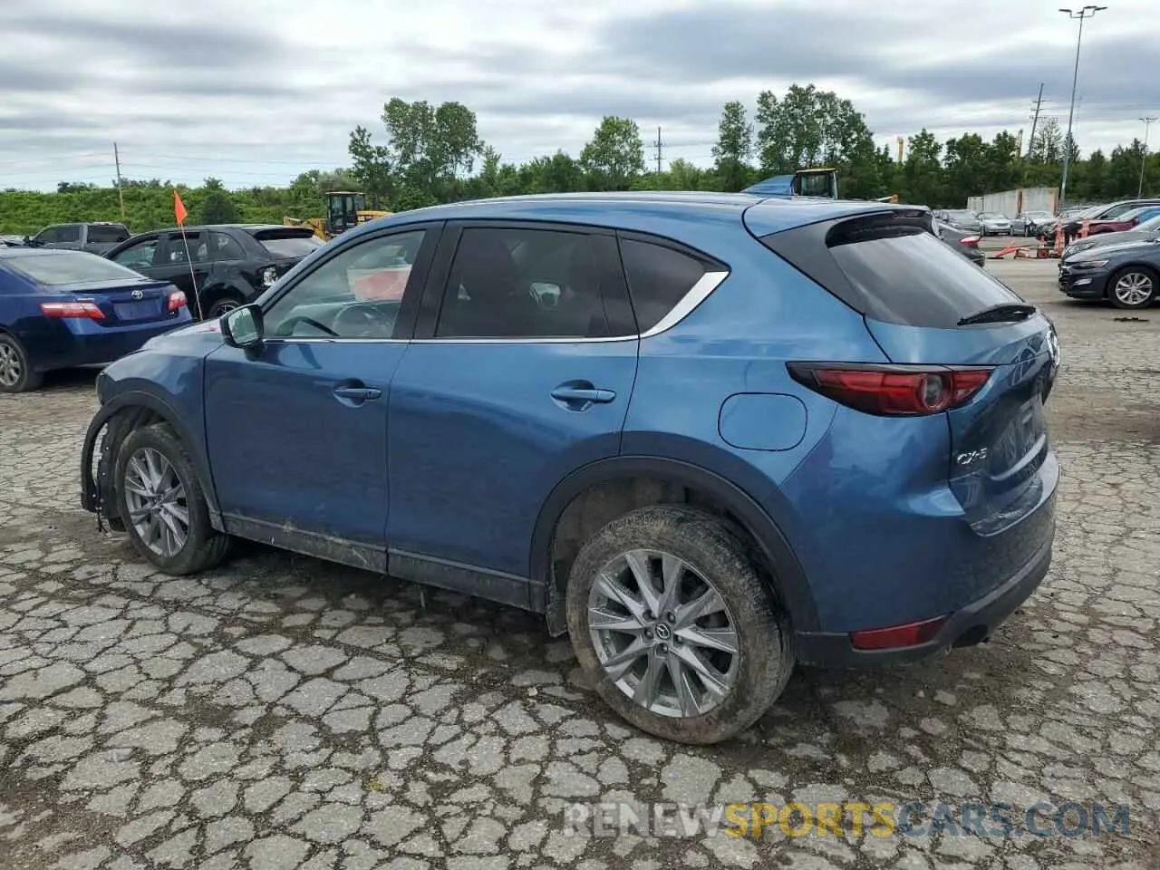 2 fotografías del automóvil dañado JM3KFADM6L0754025 MAZDA CX-5 2020