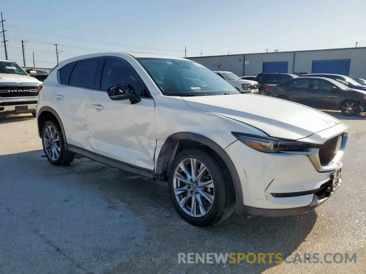 4 fotografías del automóvil dañado JM3KFADM7L0804219 MAZDA CX-5 2020