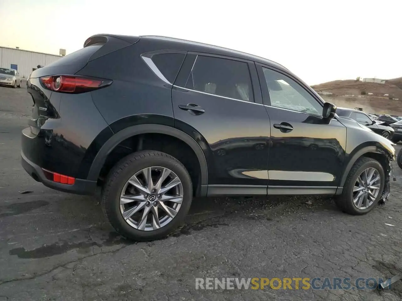3 fotografías del automóvil dañado JM3KFADM7L0847426 MAZDA CX-5 2020
