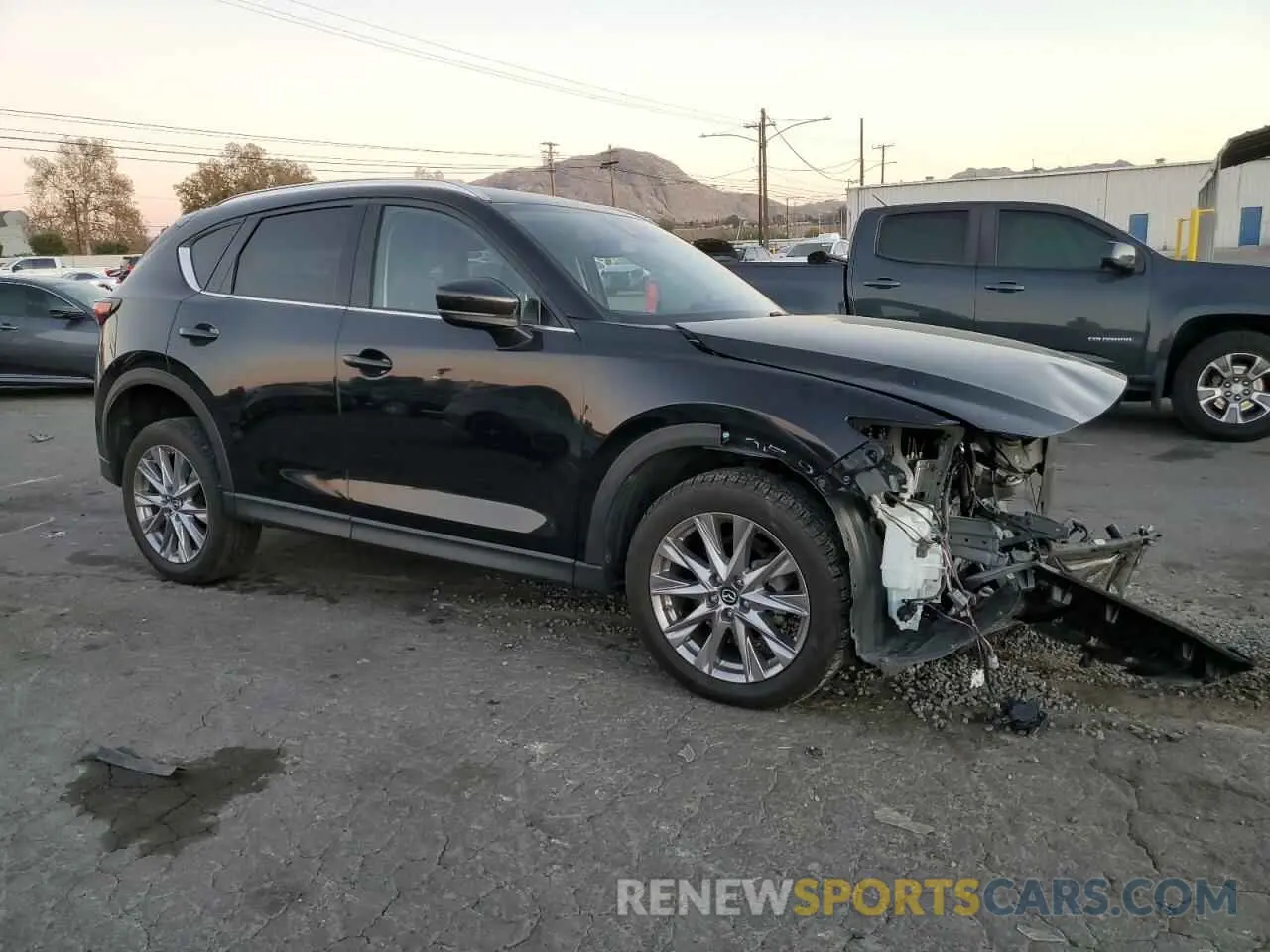 4 fotografías del automóvil dañado JM3KFADM7L0847426 MAZDA CX-5 2020