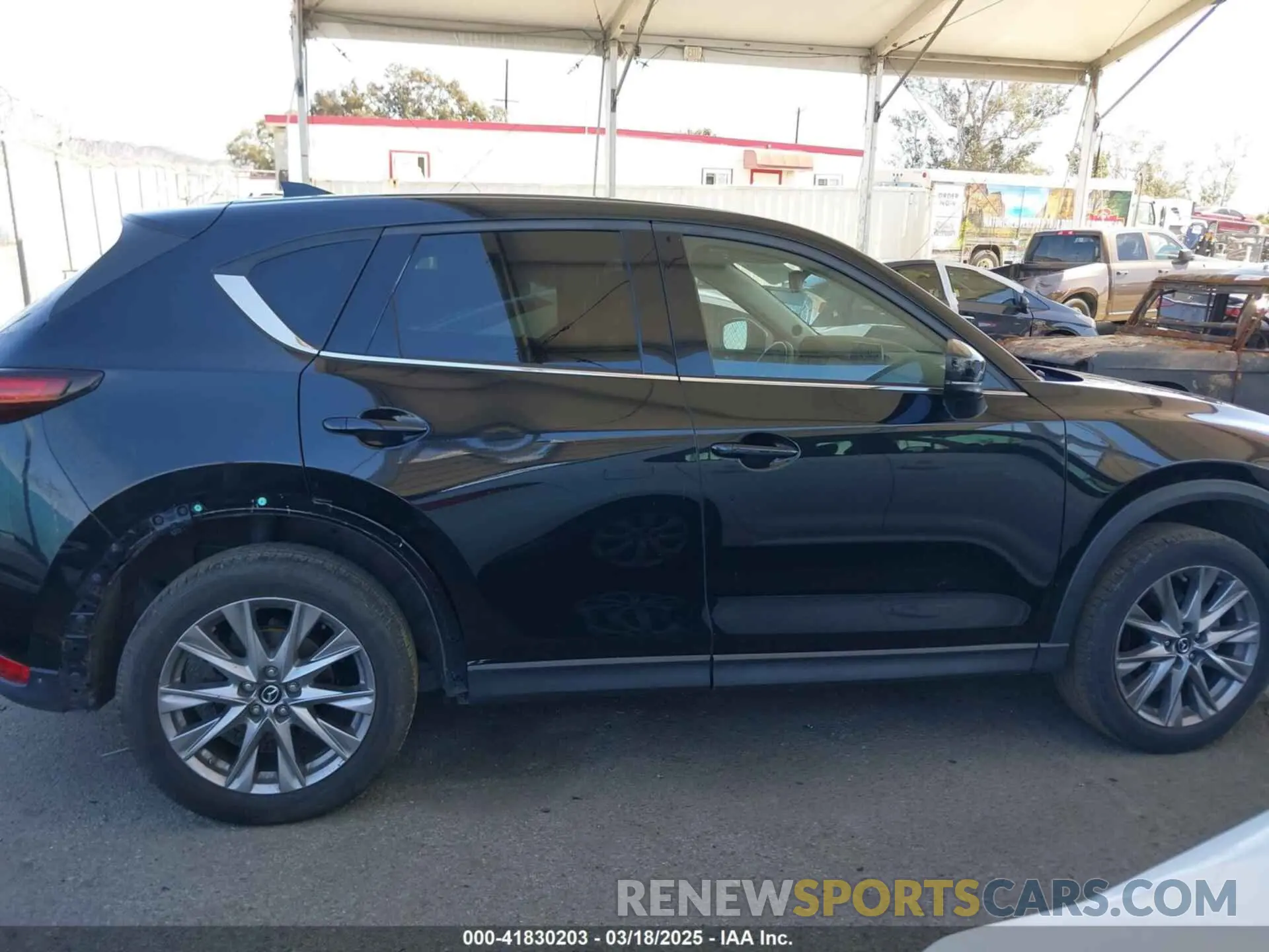 13 fotografías del automóvil dañado JM3KFADMXL0740144 MAZDA CX-5 2020