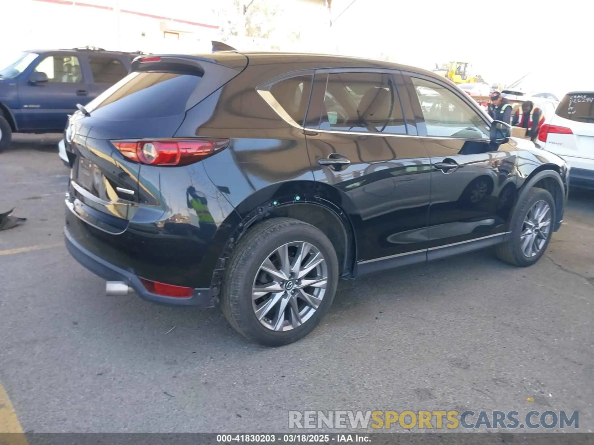4 fotografías del automóvil dañado JM3KFADMXL0740144 MAZDA CX-5 2020