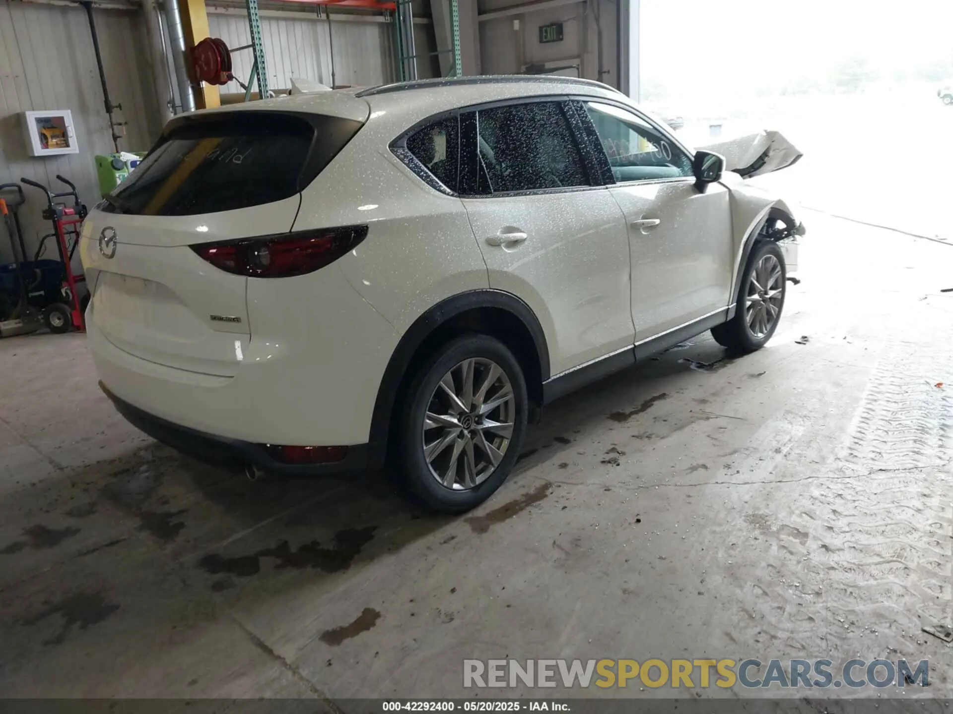 4 fotografías del automóvil dañado JM3KFADMXL0742038 MAZDA CX-5 2020