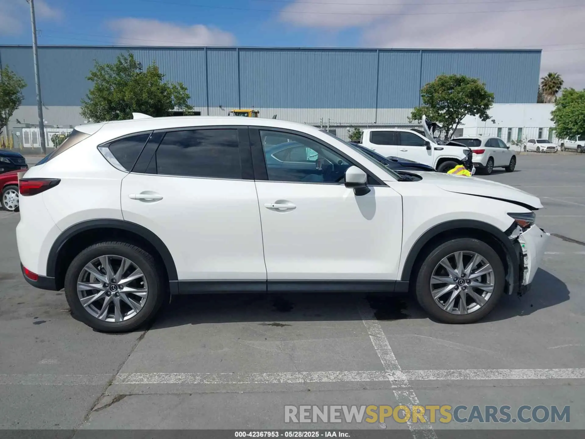 13 fotografías del automóvil dañado JM3KFBAYXL0771455 MAZDA CX-5 2020