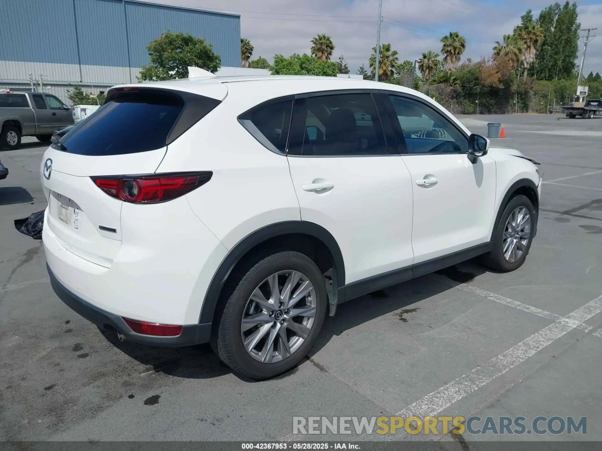 4 fotografías del automóvil dañado JM3KFBAYXL0771455 MAZDA CX-5 2020