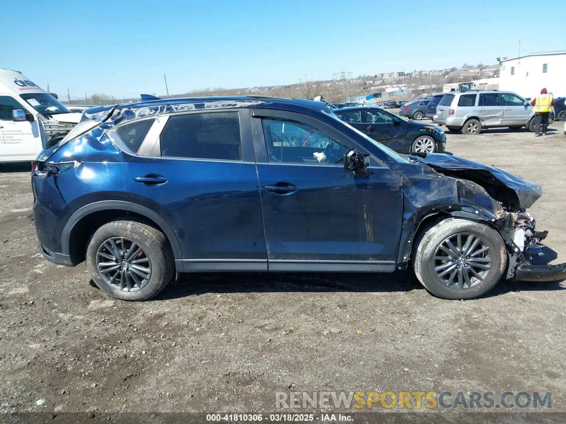 14 fotografías del automóvil dañado JM3KFBCM1L0766428 MAZDA CX-5 2020