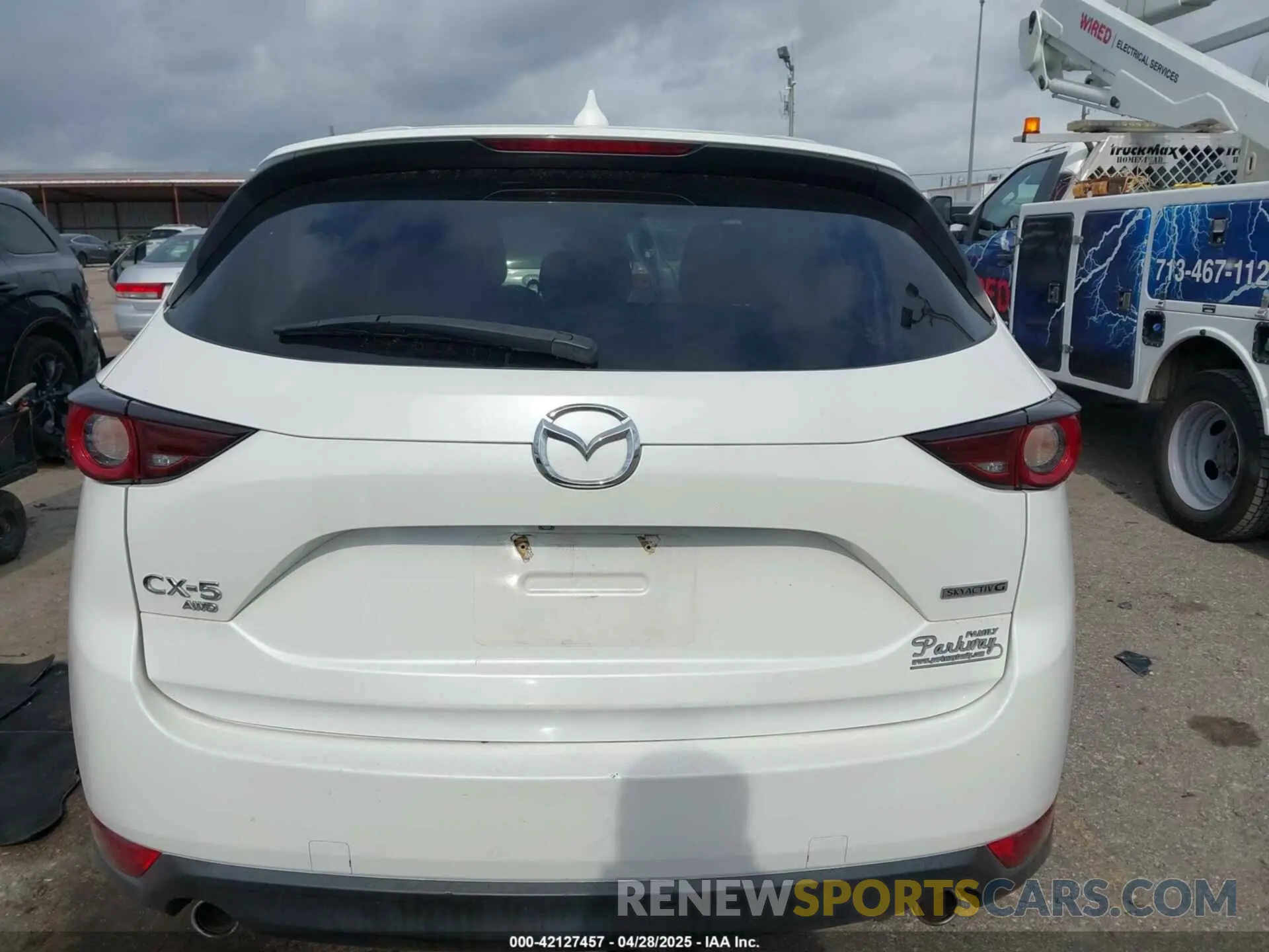 16 fotografías del automóvil dañado JM3KFBCM2L0786784 MAZDA CX-5 2020